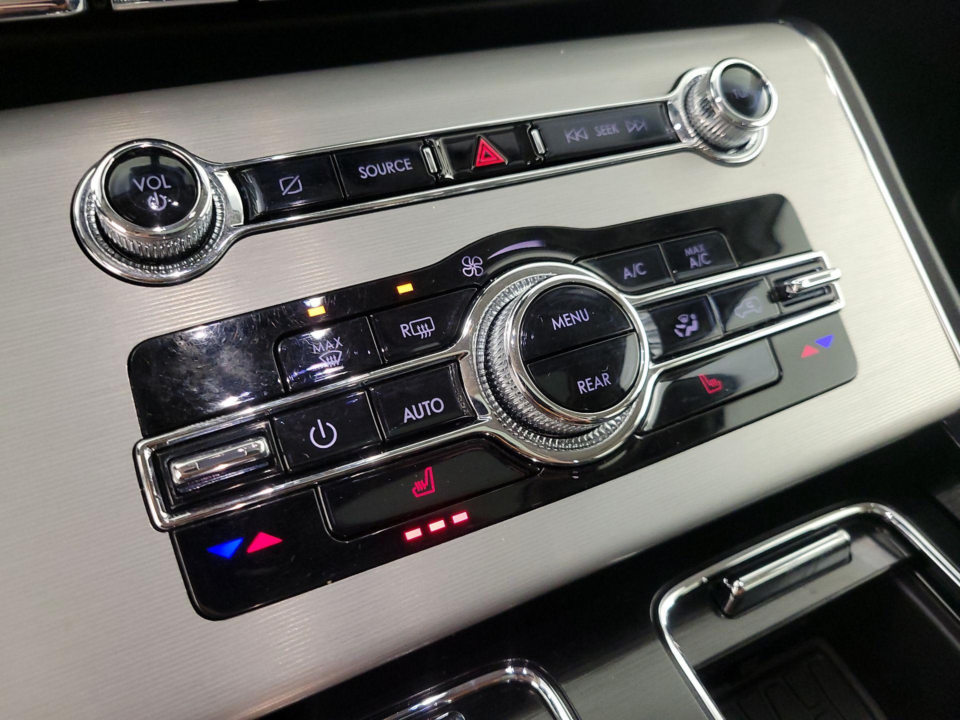 Thumbnail: 2023 Lincoln Aviator - 17