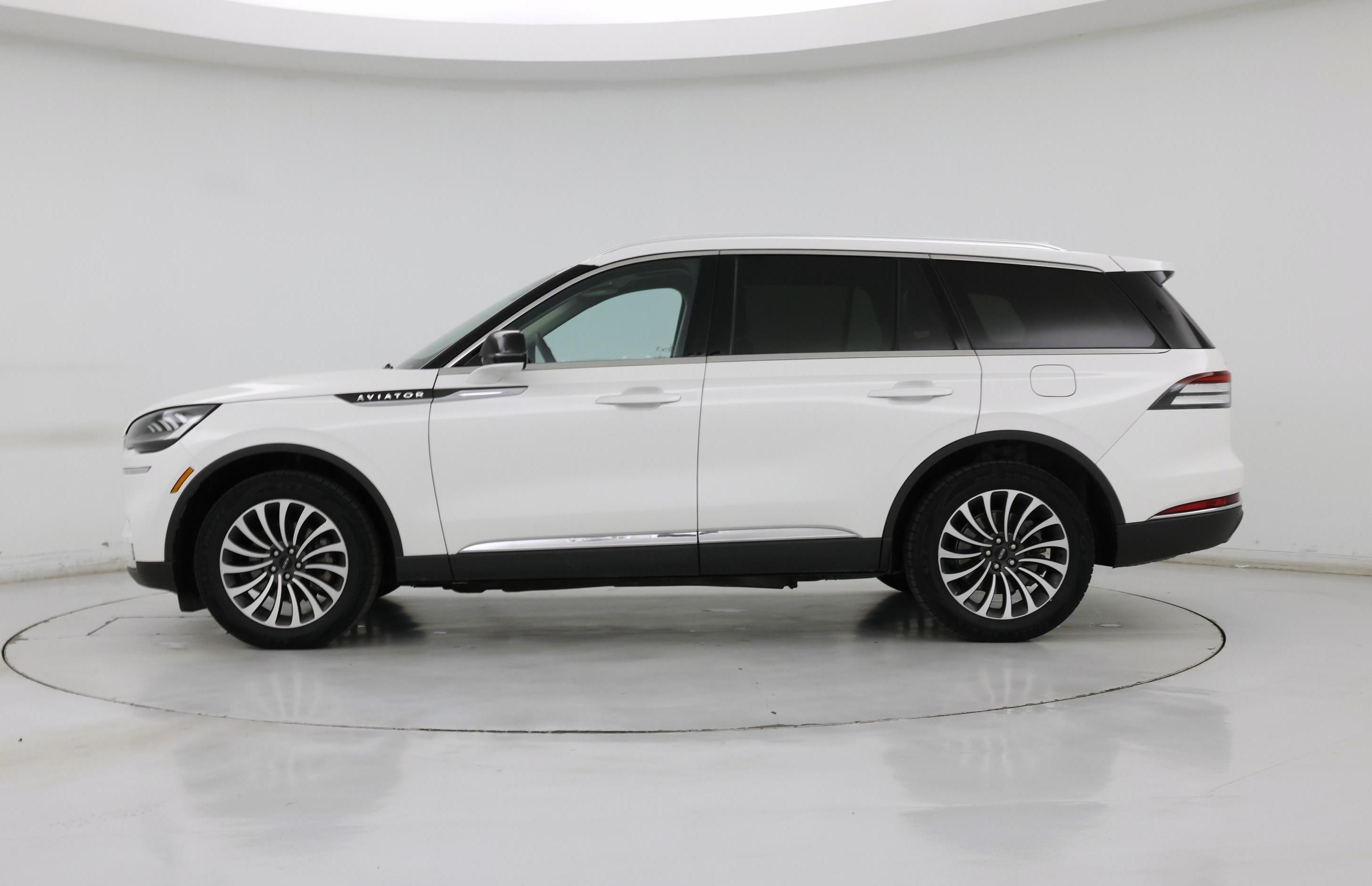 Thumbnail: 2023 Lincoln Aviator - 3