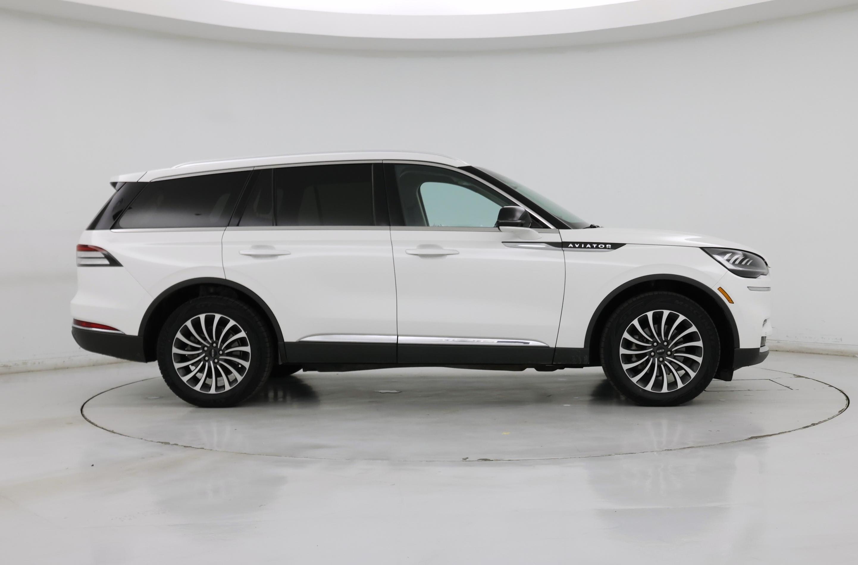 Thumbnail: 2023 Lincoln Aviator - 7
