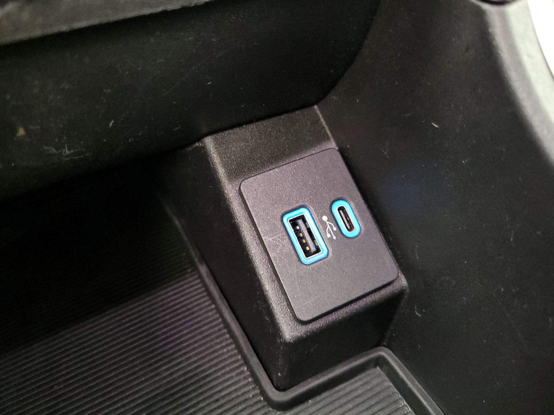 Thumbnail: 2023 Ford Edge - 18