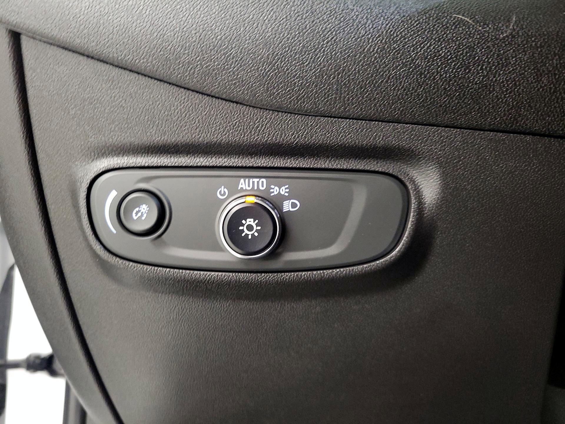 Thumbnail: 2022 Chevrolet Equinox - 13