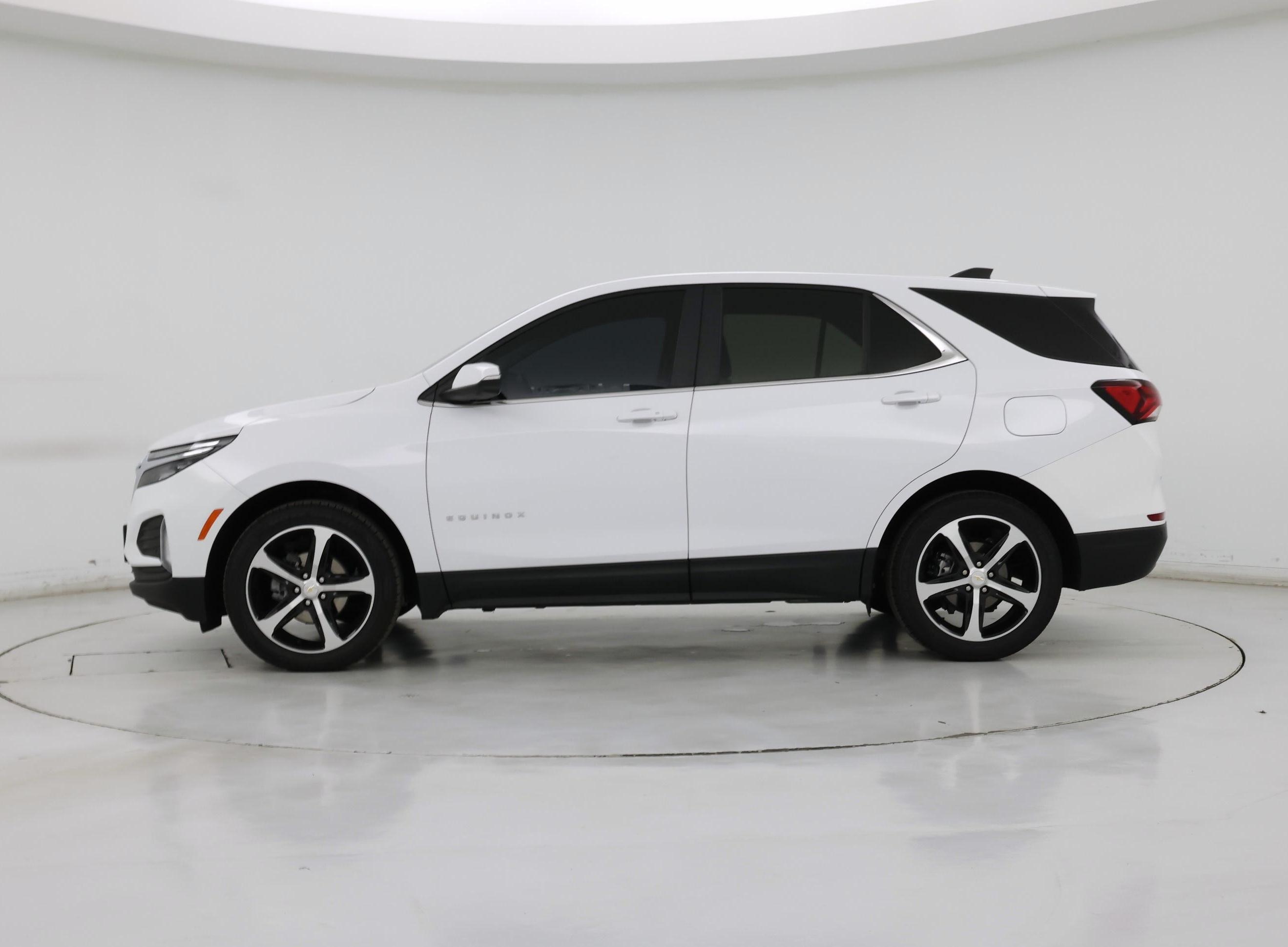 Thumbnail: 2022 Chevrolet Equinox - 3