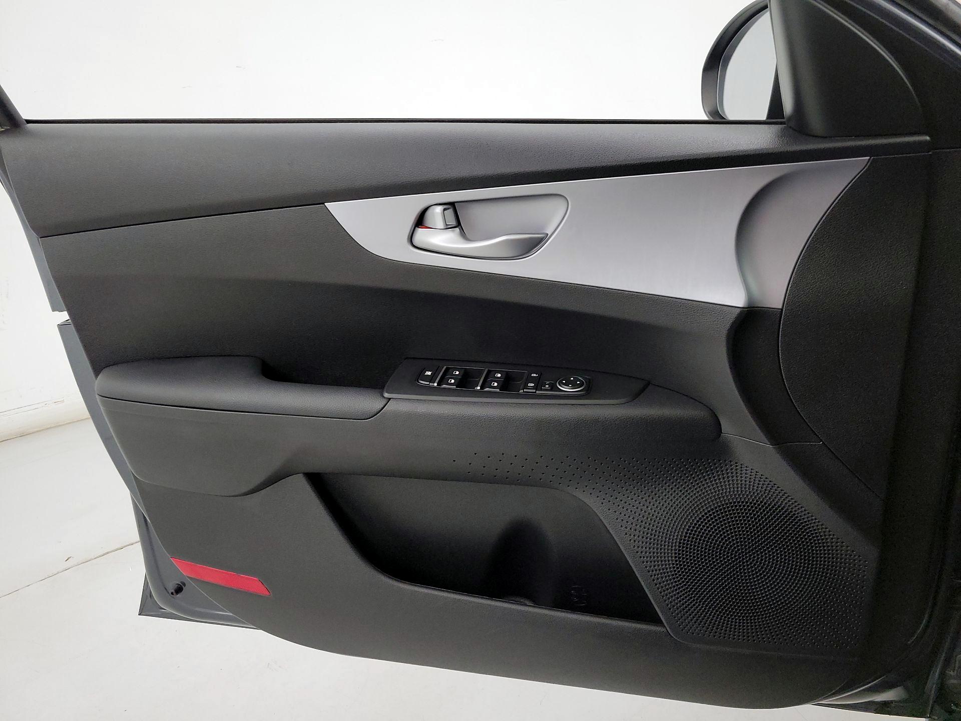 Thumbnail: 2023 Kia Forte - 12