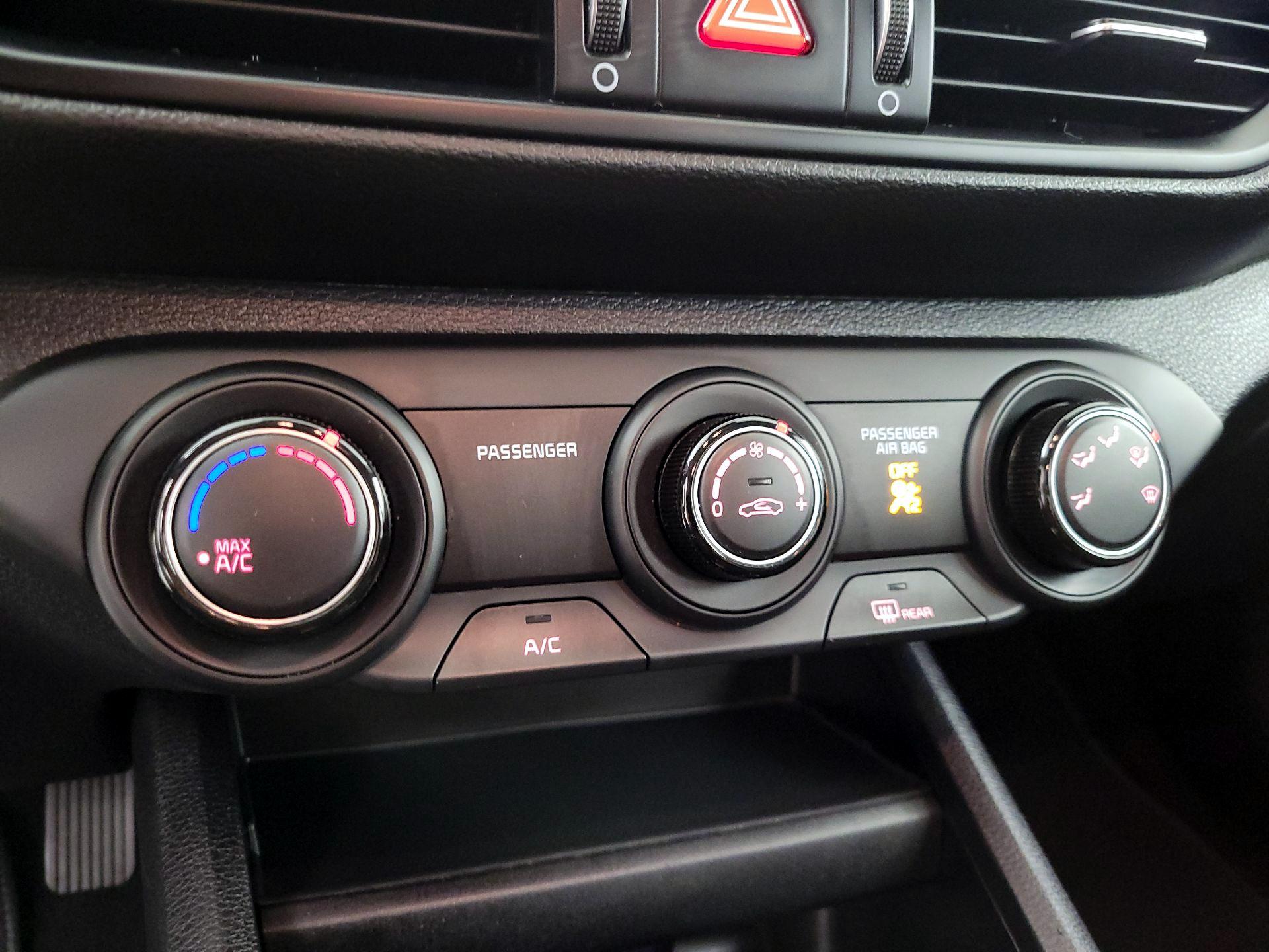 Thumbnail: 2023 Kia Forte - 16