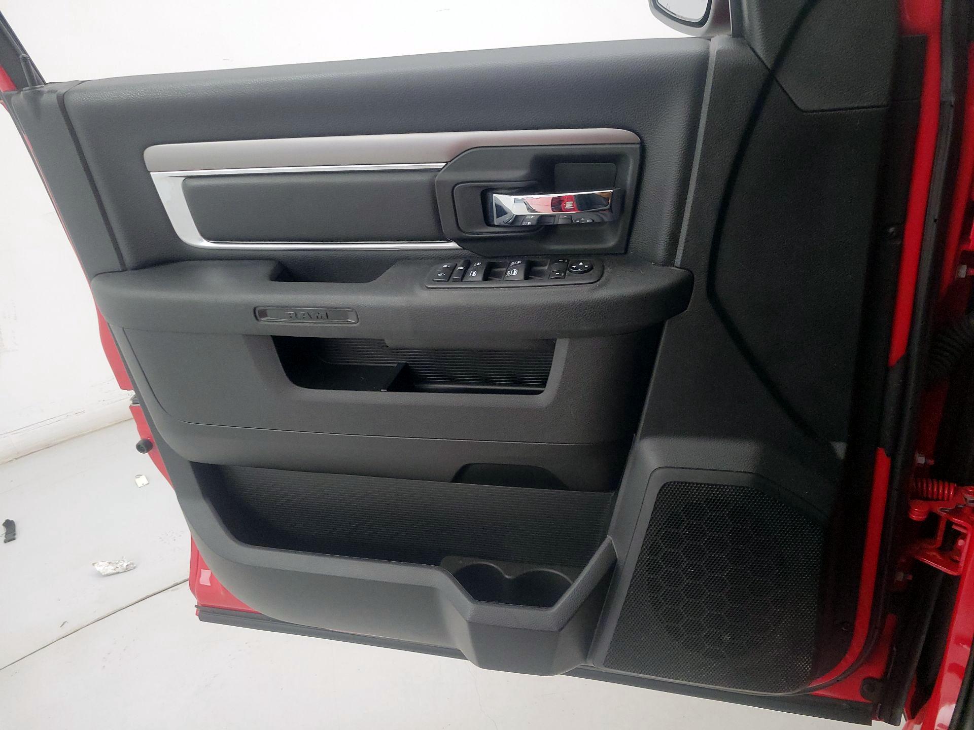 Thumbnail: 2022 RAM 1500 Classic - 12