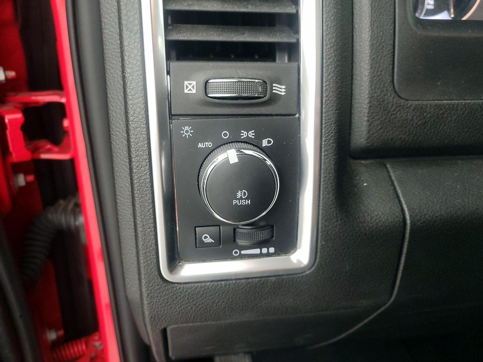 Thumbnail: 2022 RAM 1500 Classic - 13