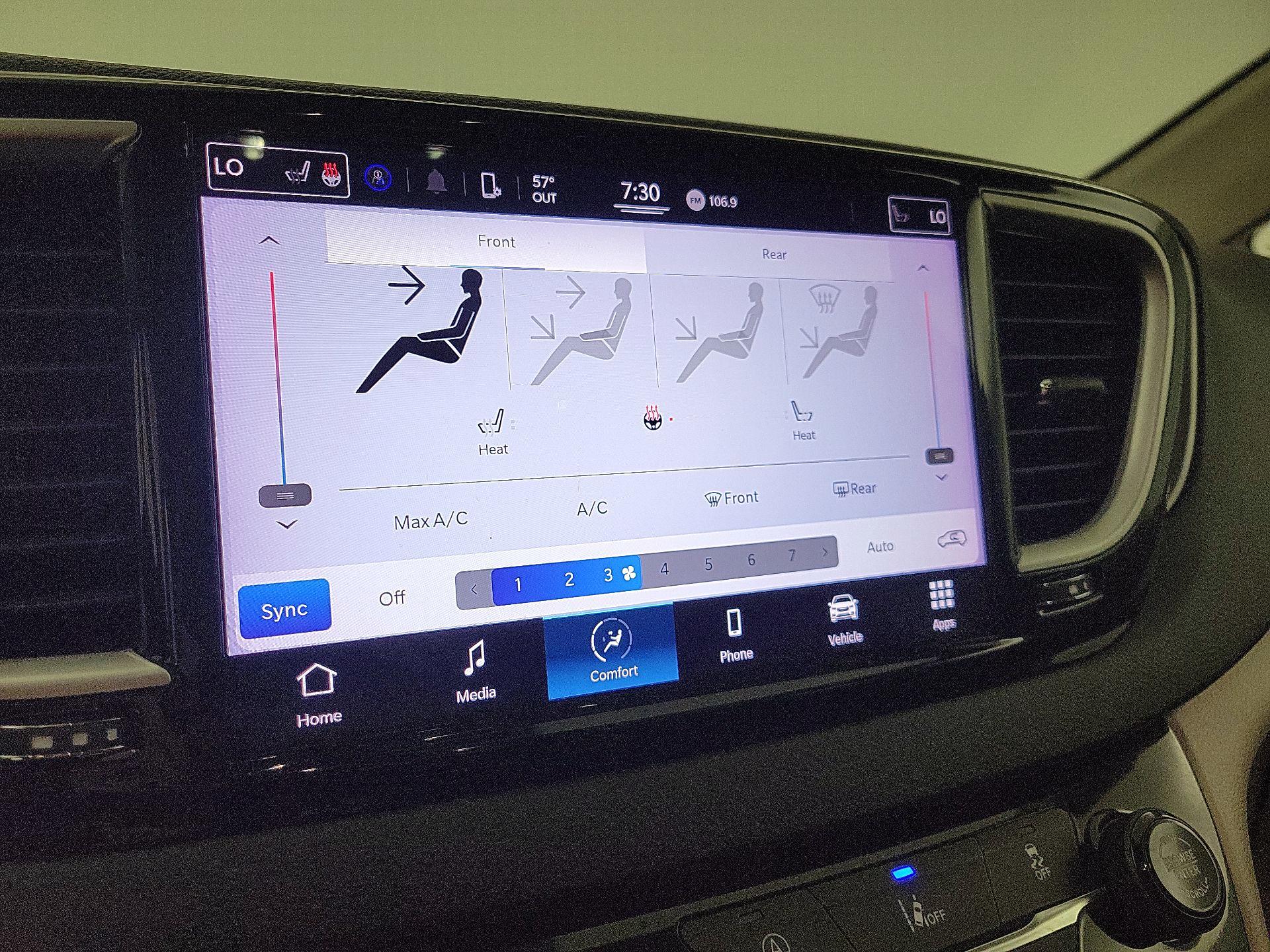 Thumbnail: 2022 Chrysler Pacifica - 16