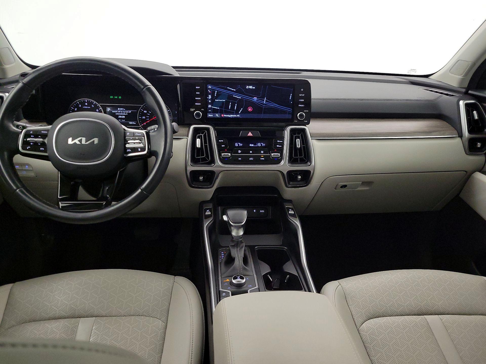 Thumbnail: 2023 Kia Sorento - 9