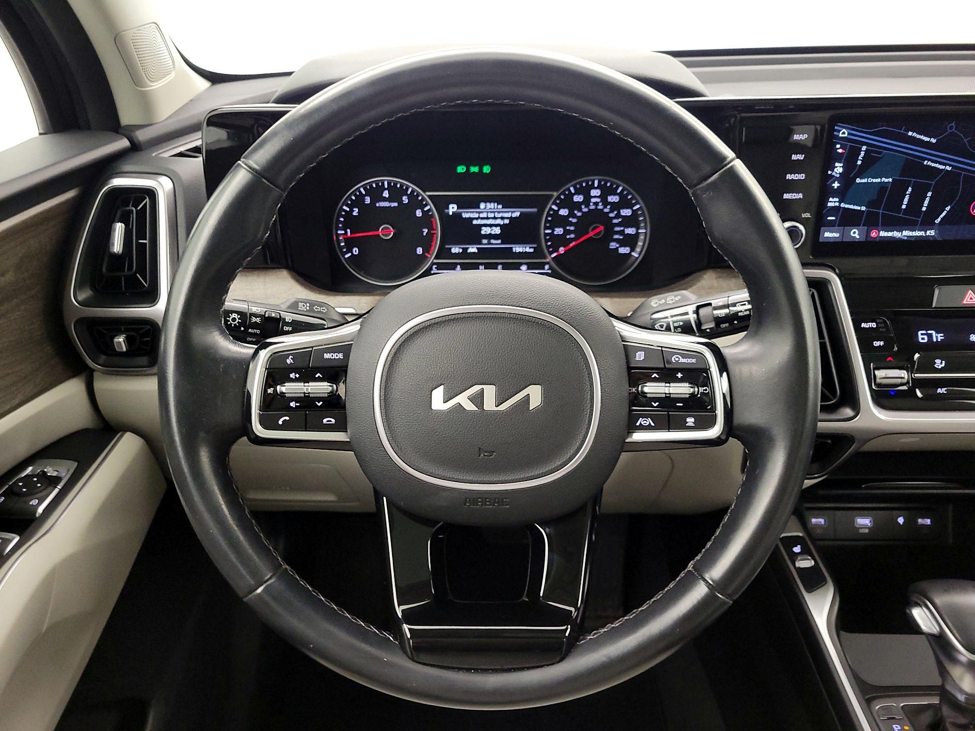 Thumbnail: 2023 Kia Sorento - 10
