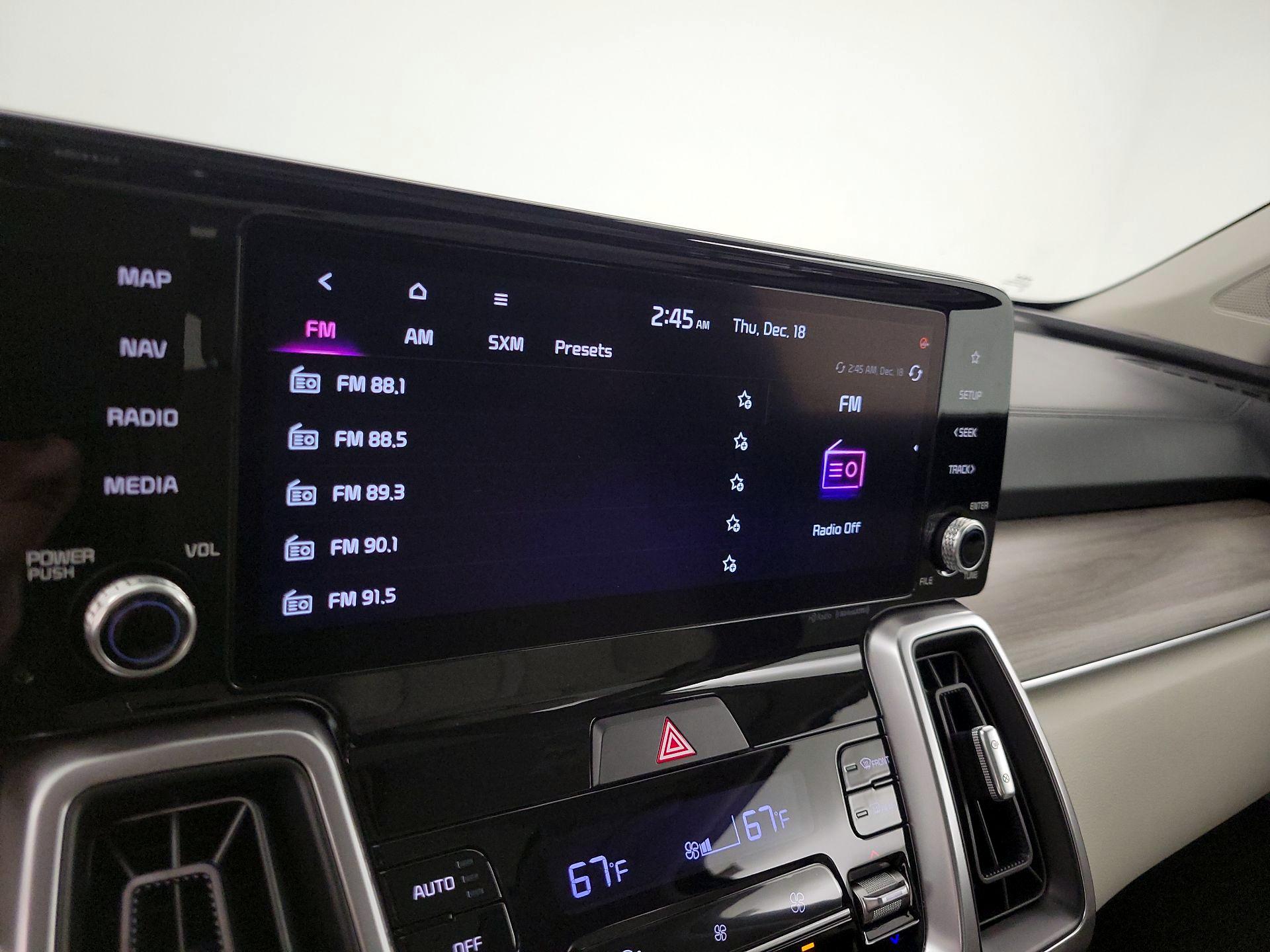 Thumbnail: 2023 Kia Sorento - 16