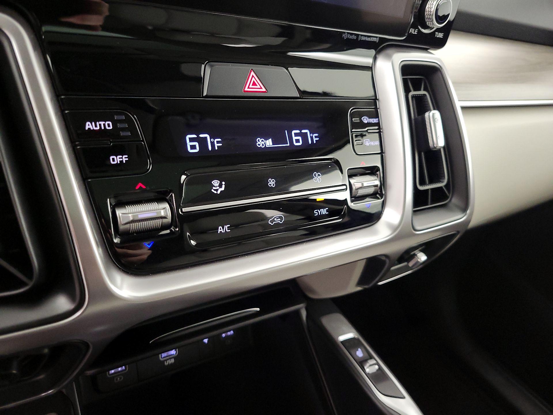 Thumbnail: 2023 Kia Sorento - 17