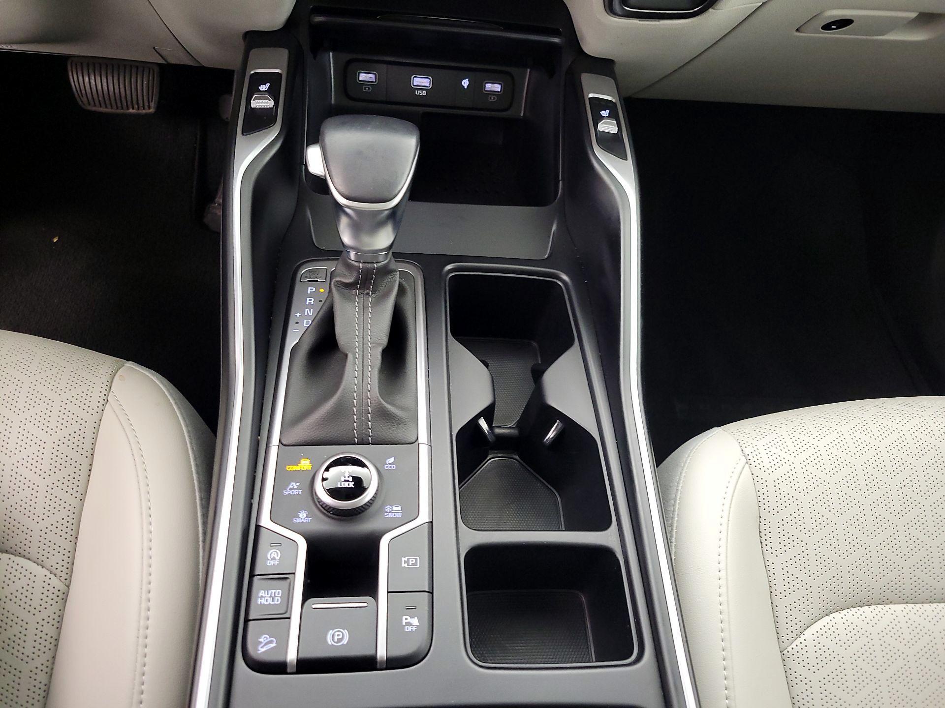 Thumbnail: 2023 Kia Sorento - 18