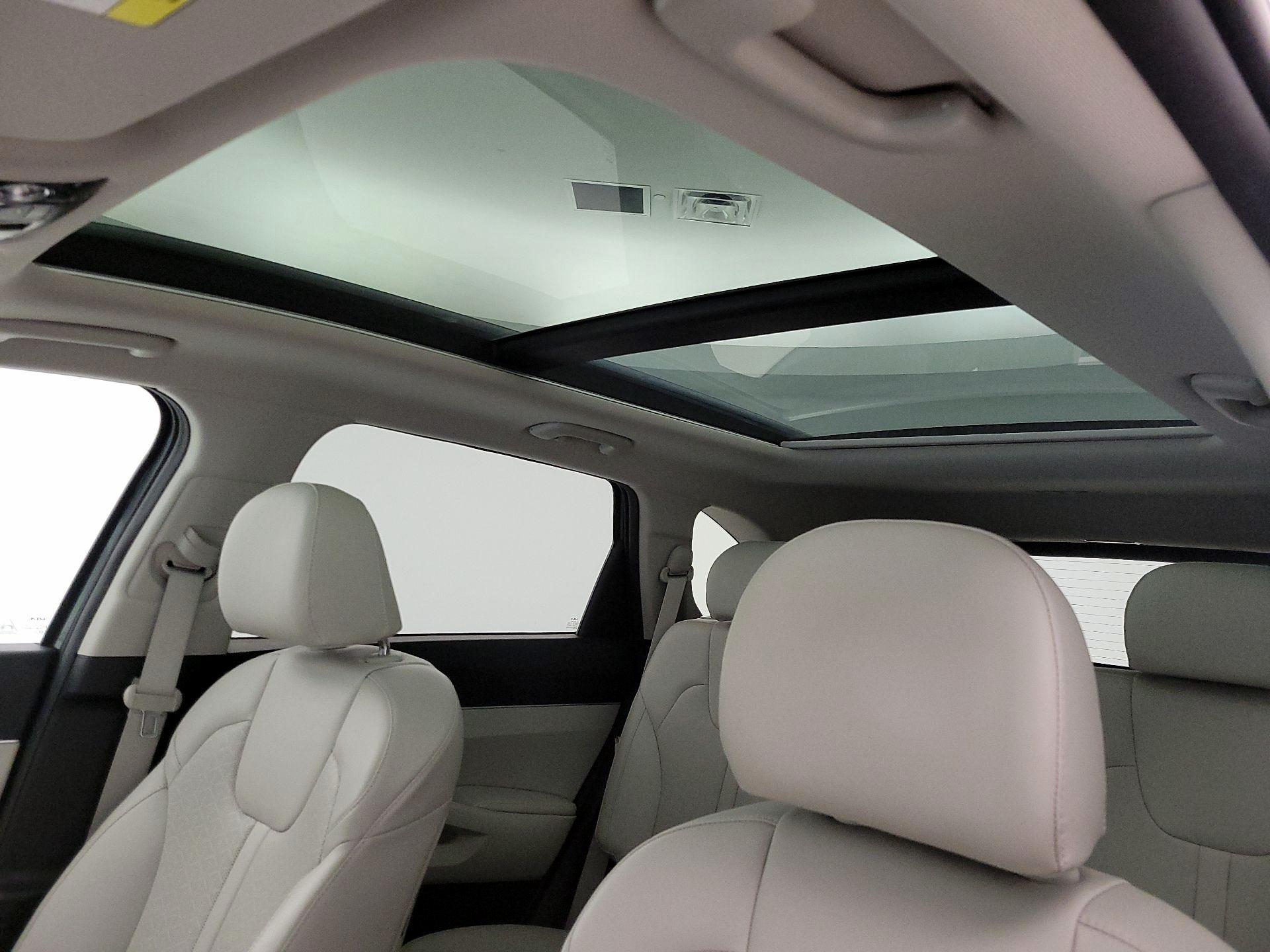 Thumbnail: 2023 Kia Sorento - 20