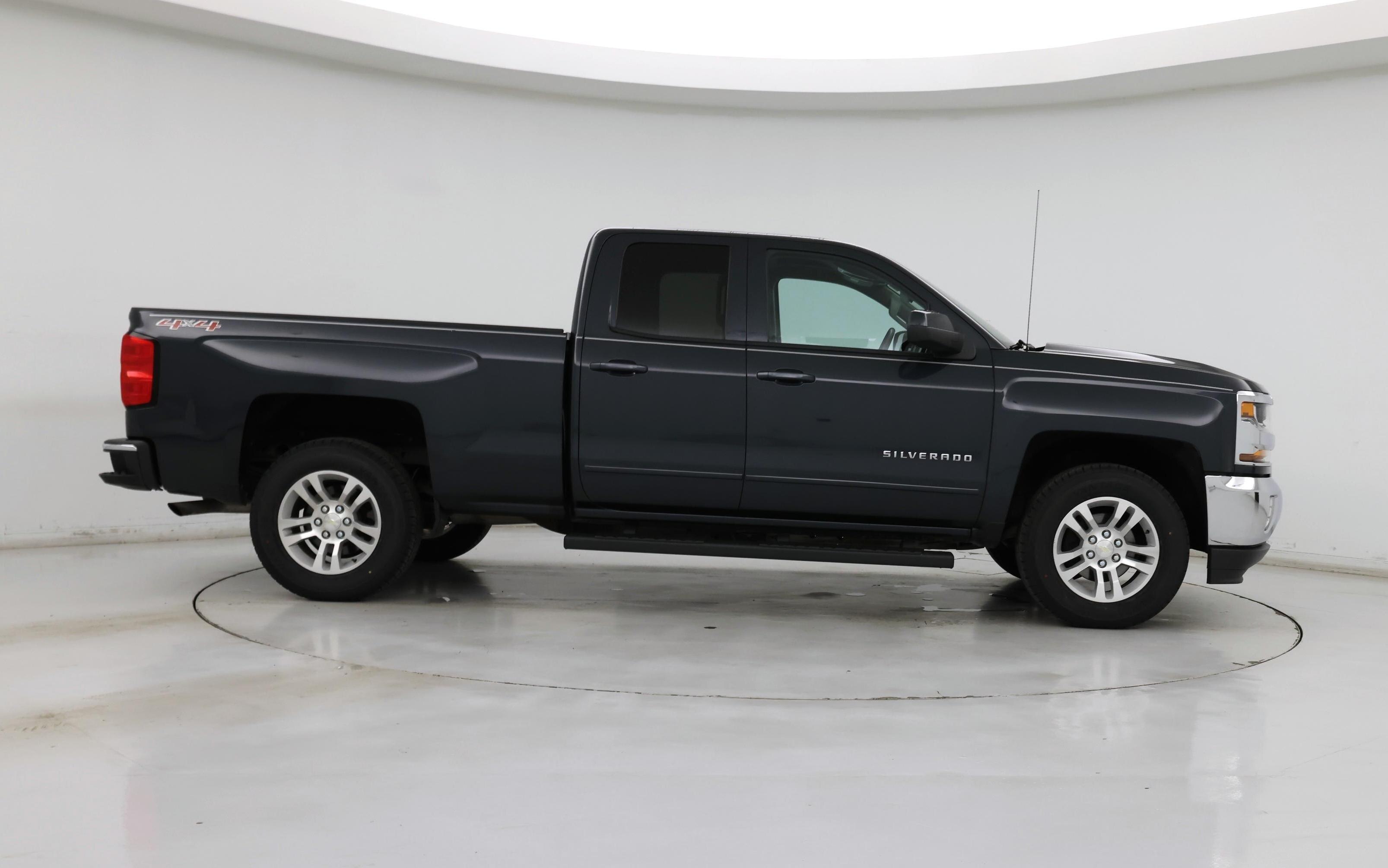 Thumbnail: 2017 Chevrolet Silverado 1500 - 7