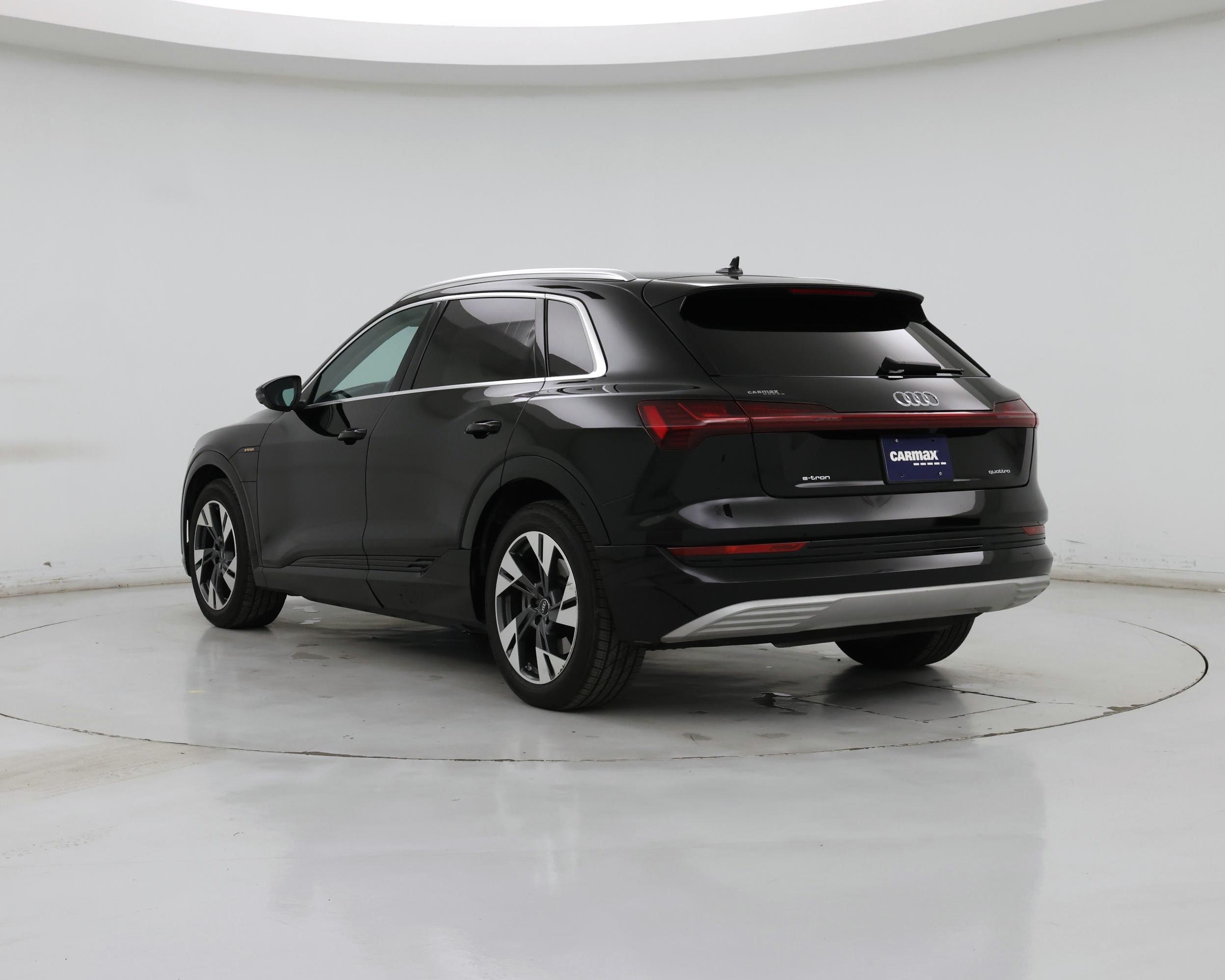 Thumbnail: 2022 Audi e-tron - 2