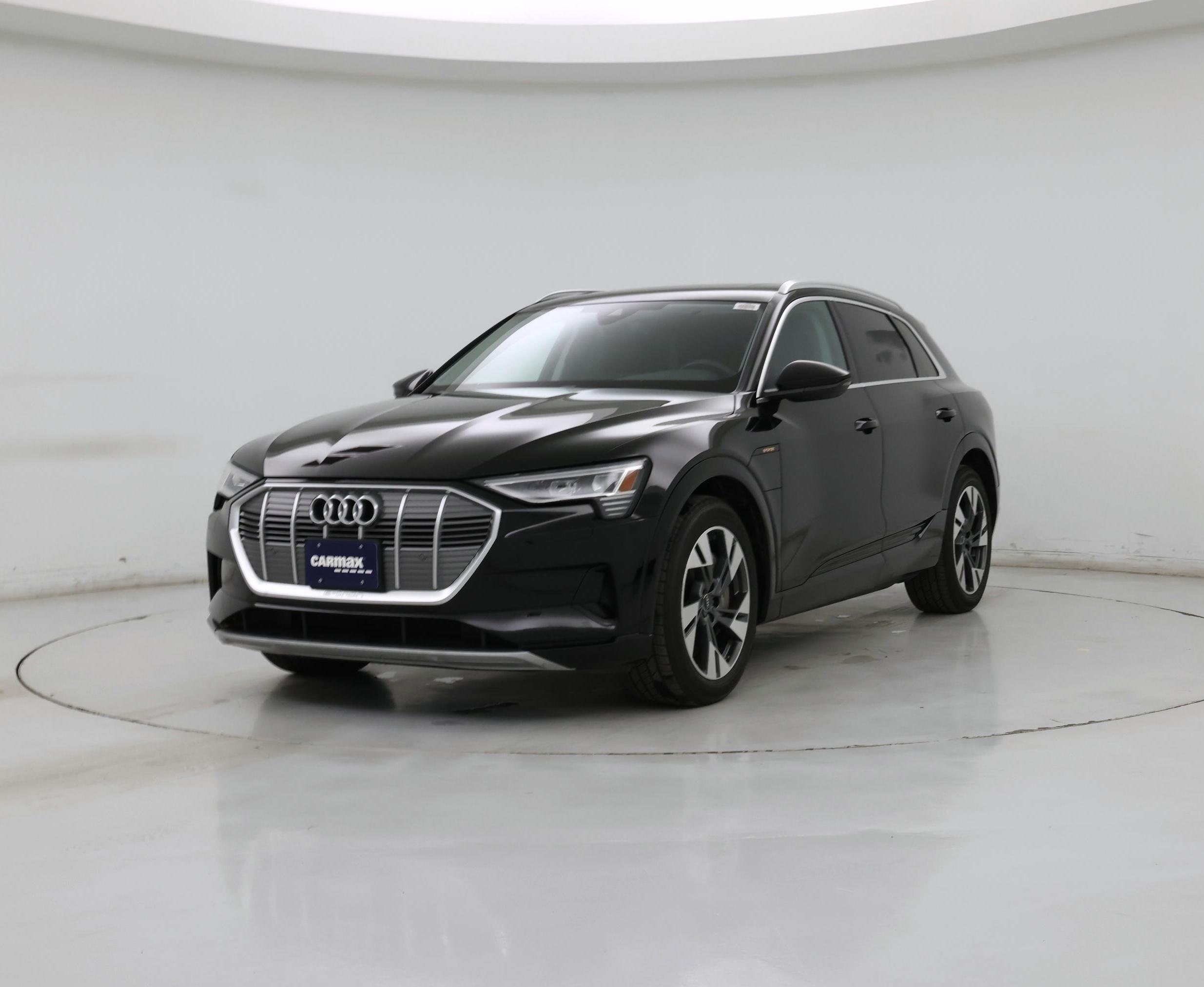 Thumbnail: 2022 Audi e-tron - 4