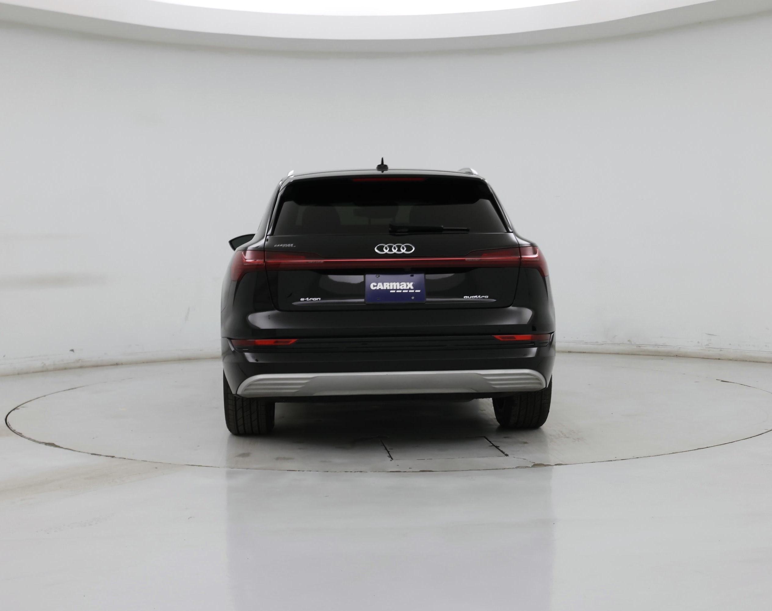 Thumbnail: 2022 Audi e-tron - 6