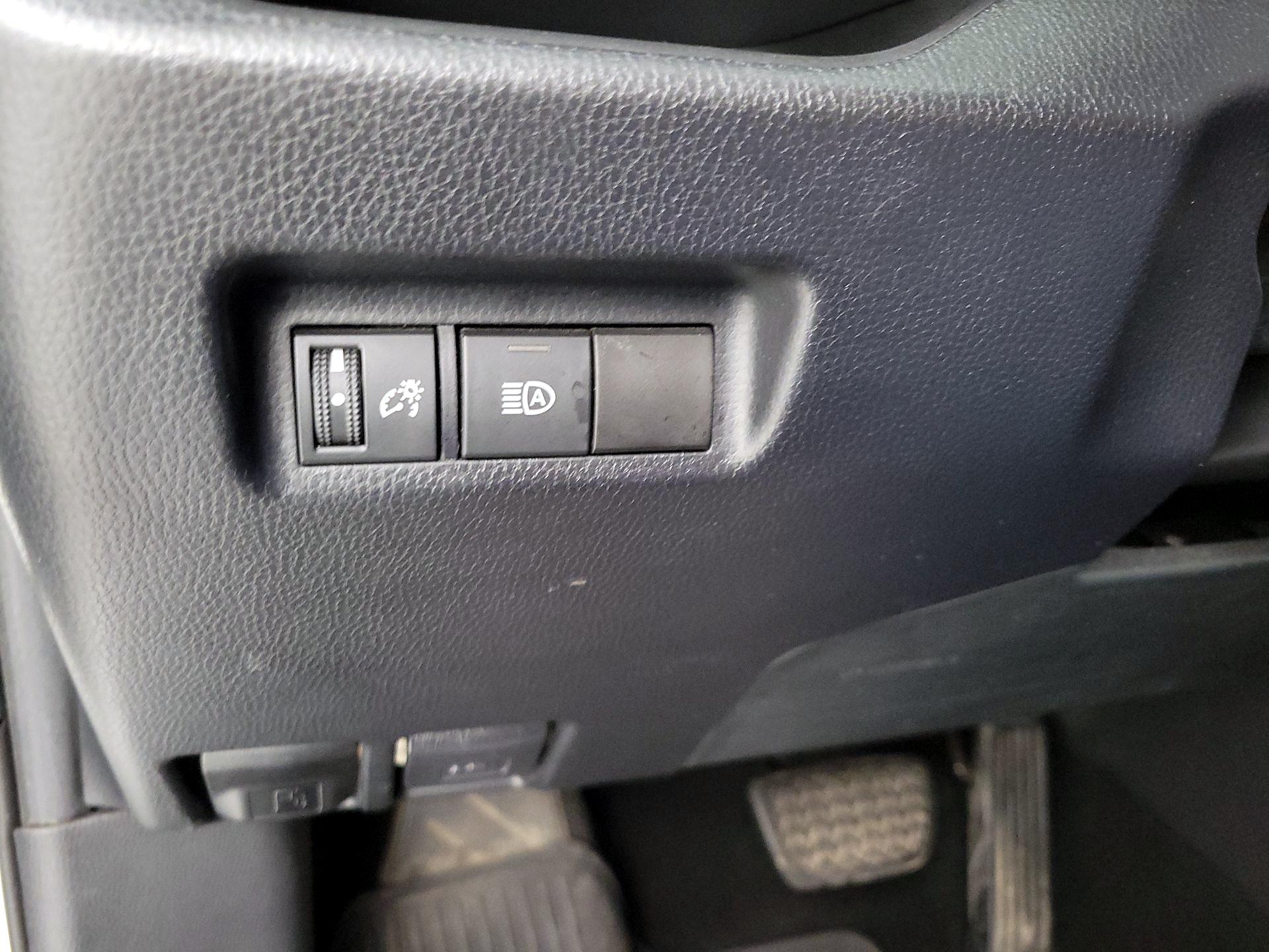 Thumbnail: 2019 Toyota RAV4 - 13