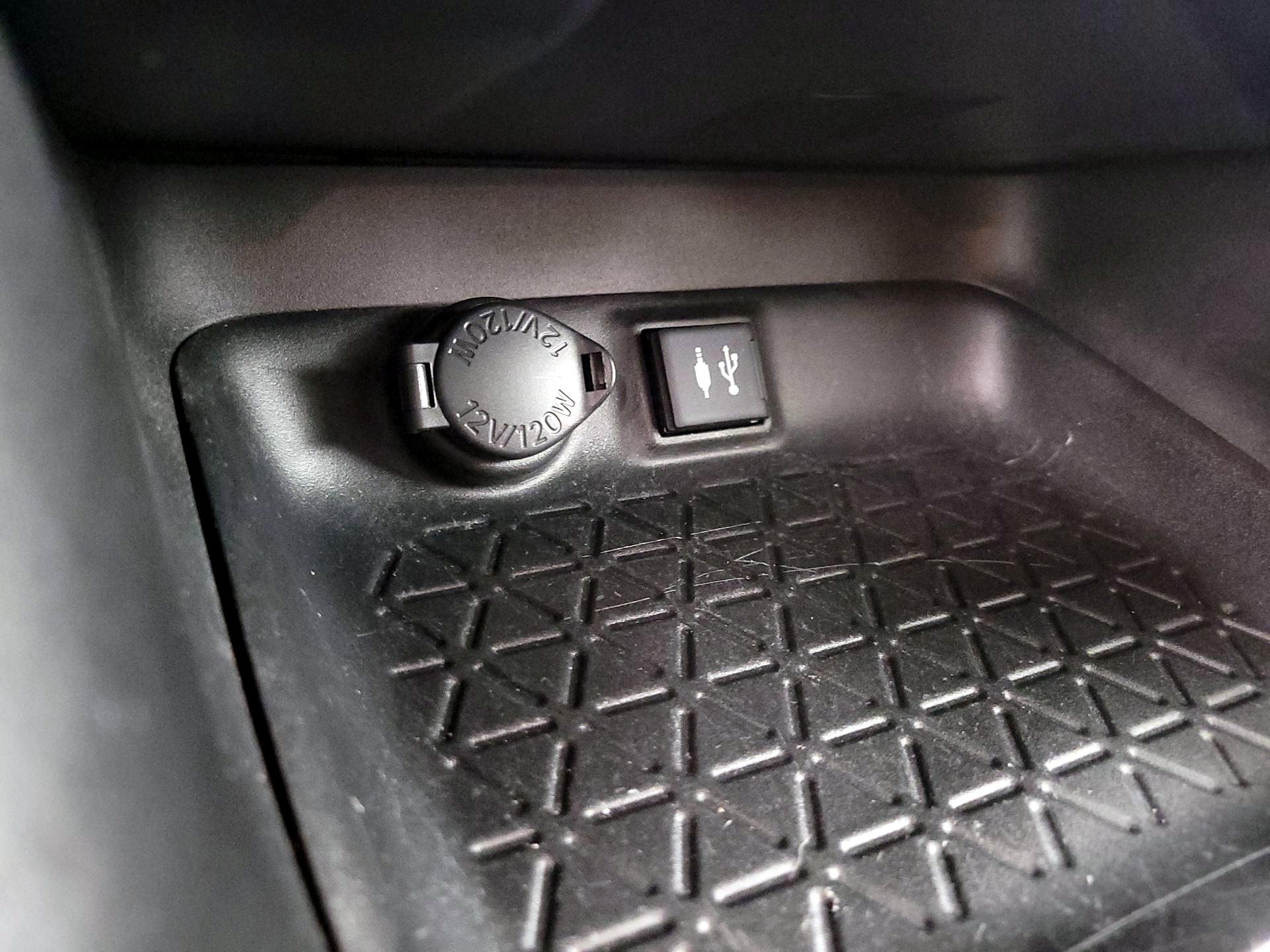 Thumbnail: 2019 Toyota RAV4 - 18