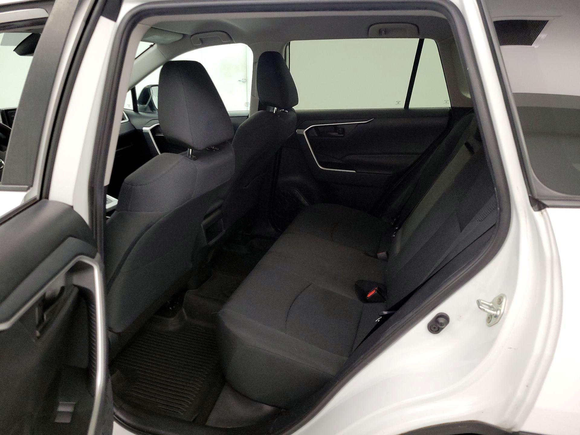 Thumbnail: 2019 Toyota RAV4 - 19