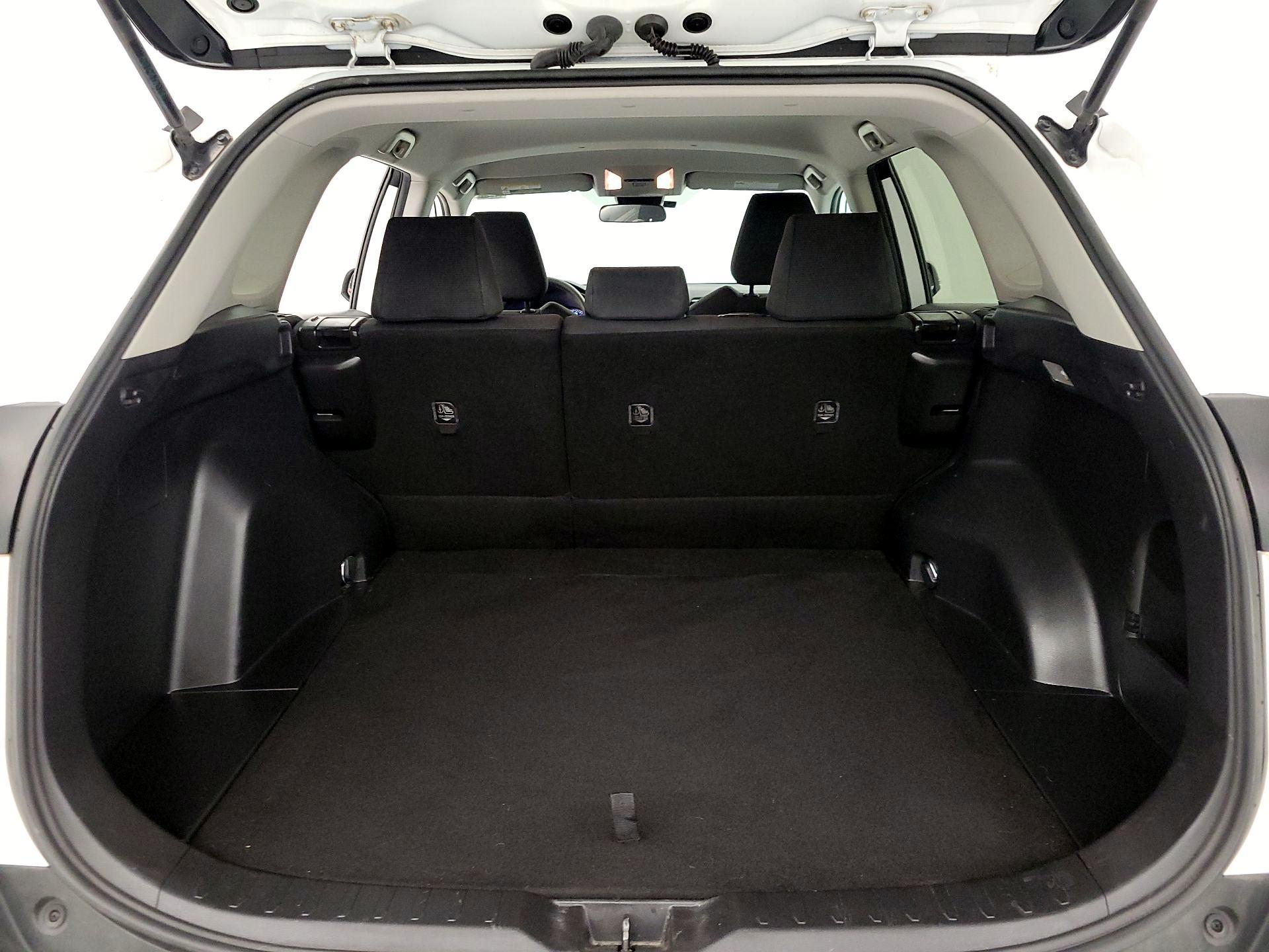 Thumbnail: 2019 Toyota RAV4 - 20