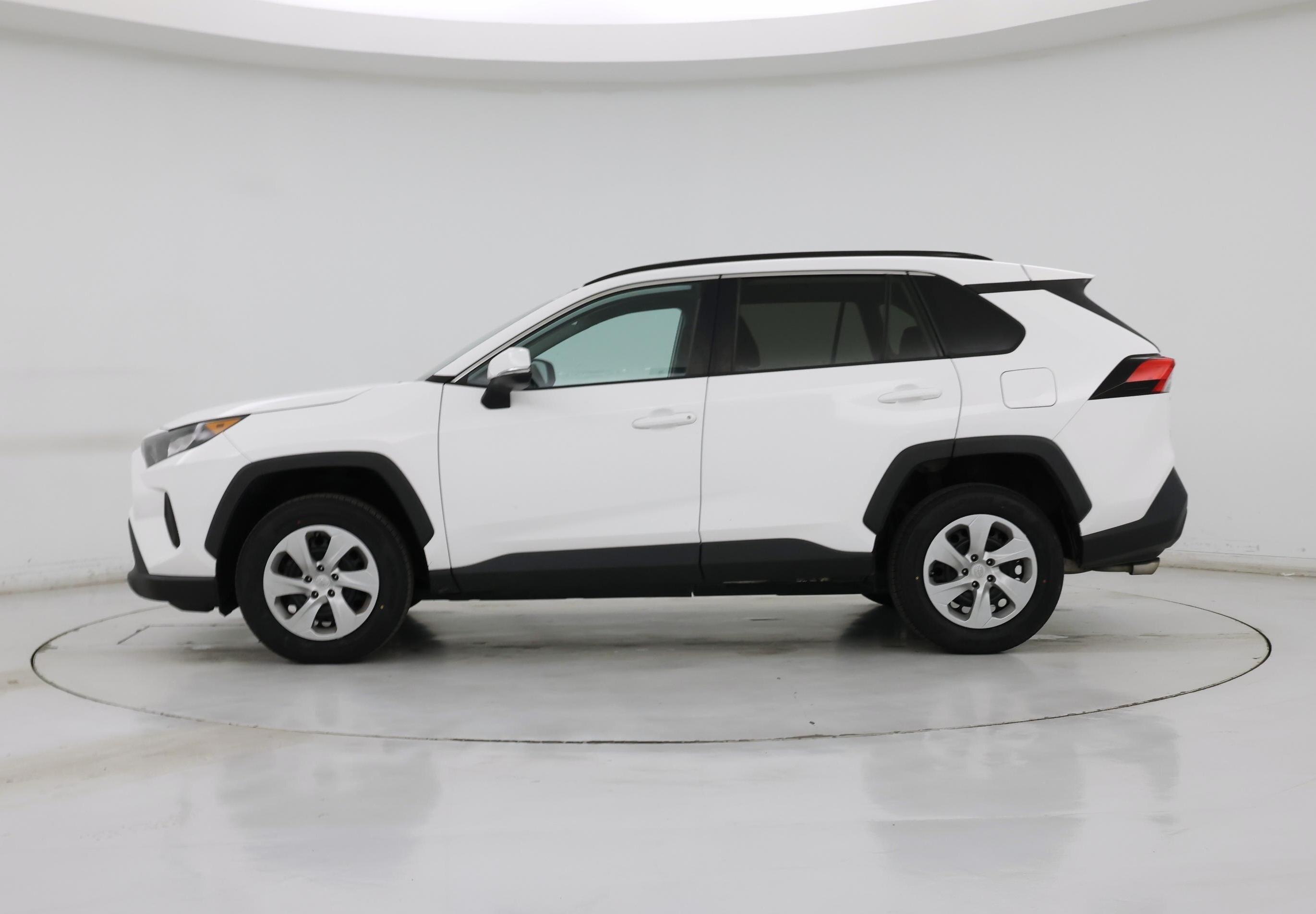 Thumbnail: 2019 Toyota RAV4 - 3