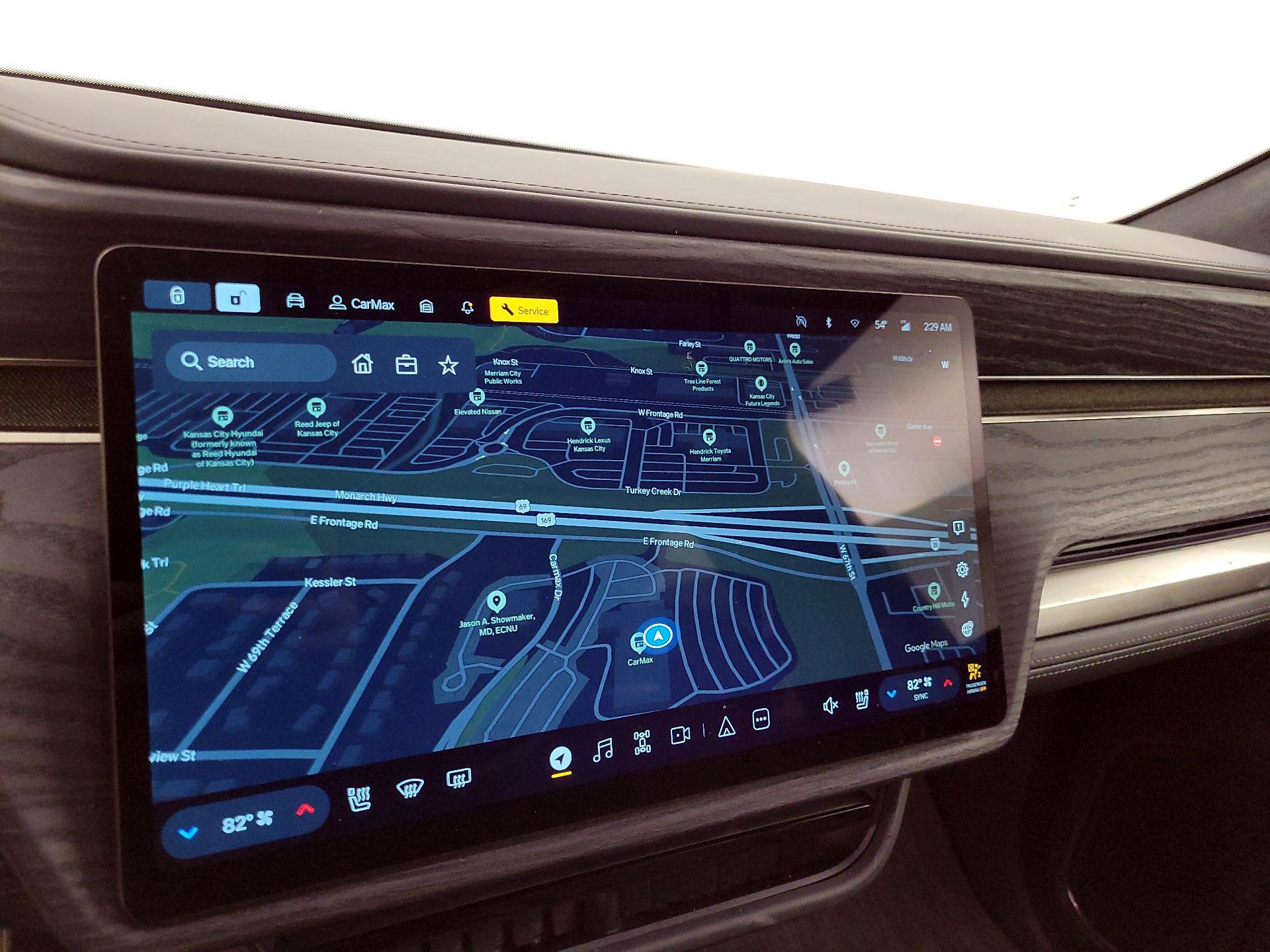 Thumbnail: 2023 Rivian R1S - 11