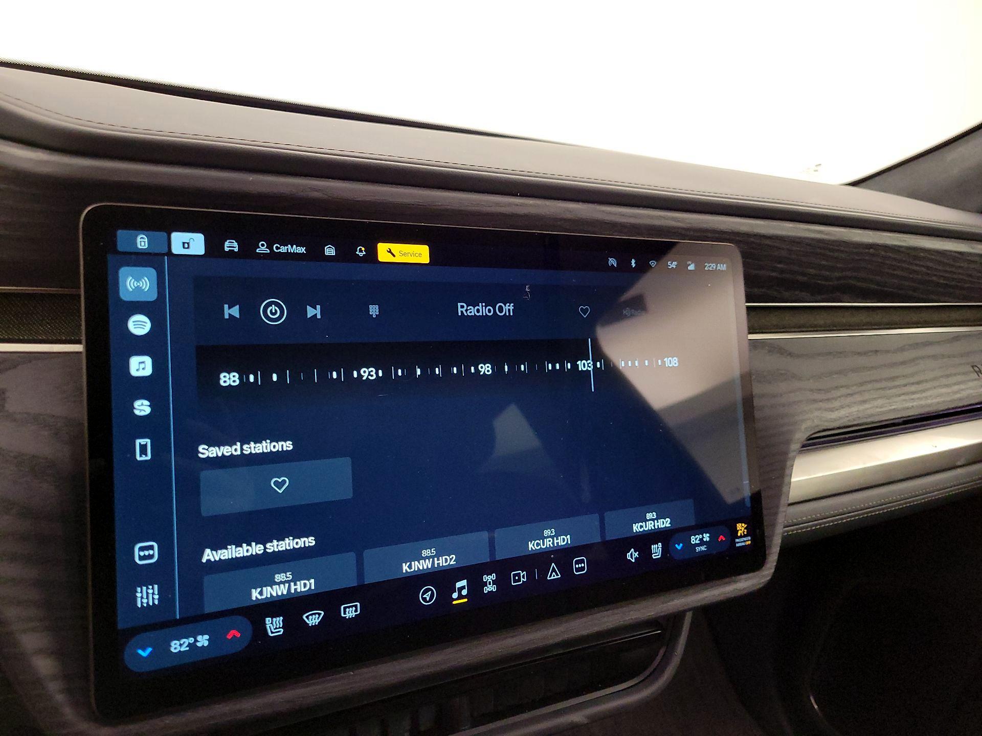 Thumbnail: 2023 Rivian R1S - 13