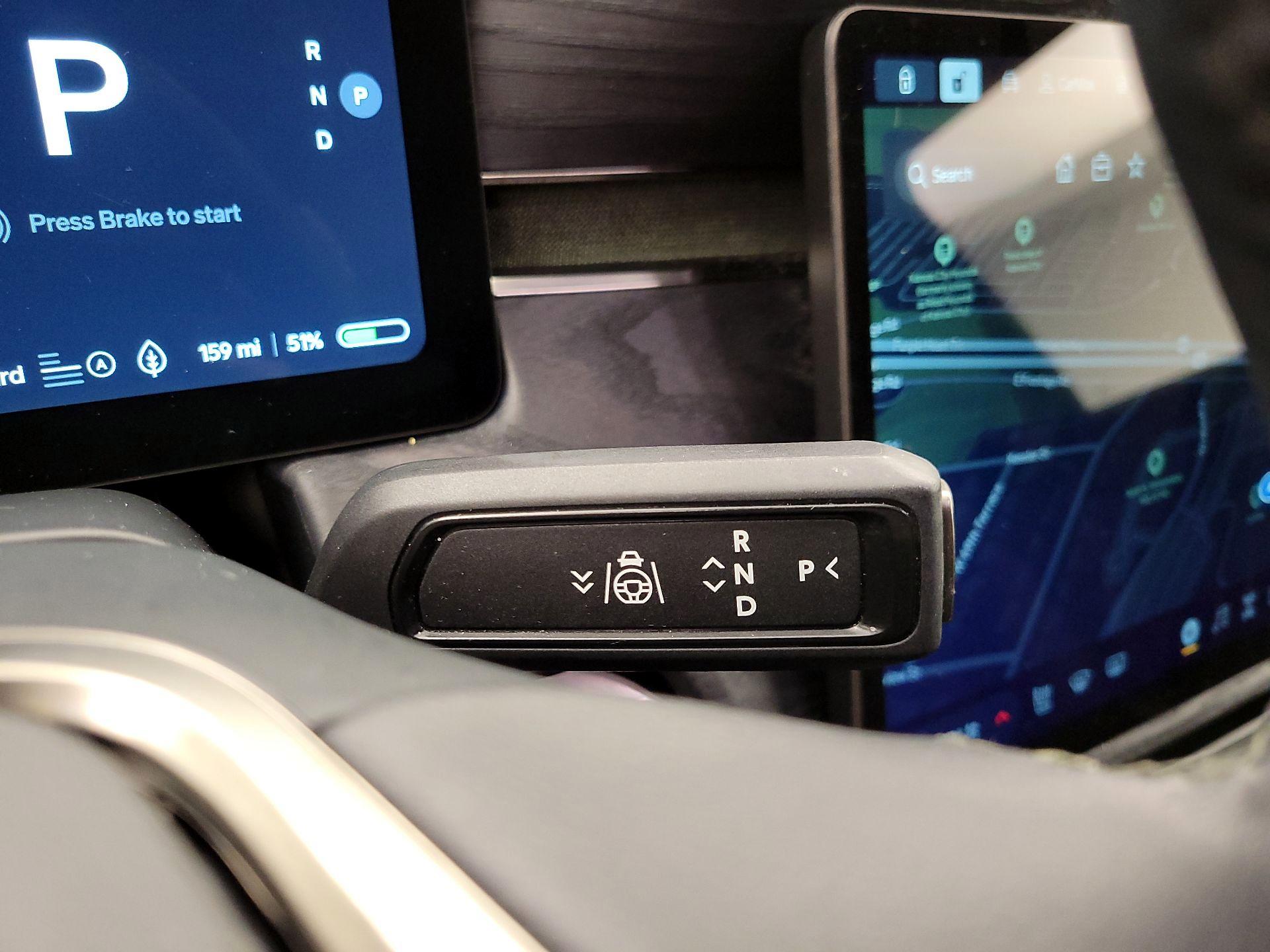 Thumbnail: 2023 Rivian R1S - 15