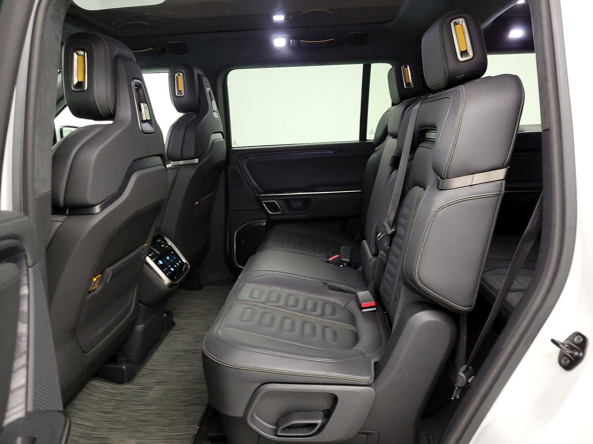 Thumbnail: 2023 Rivian R1S - 17