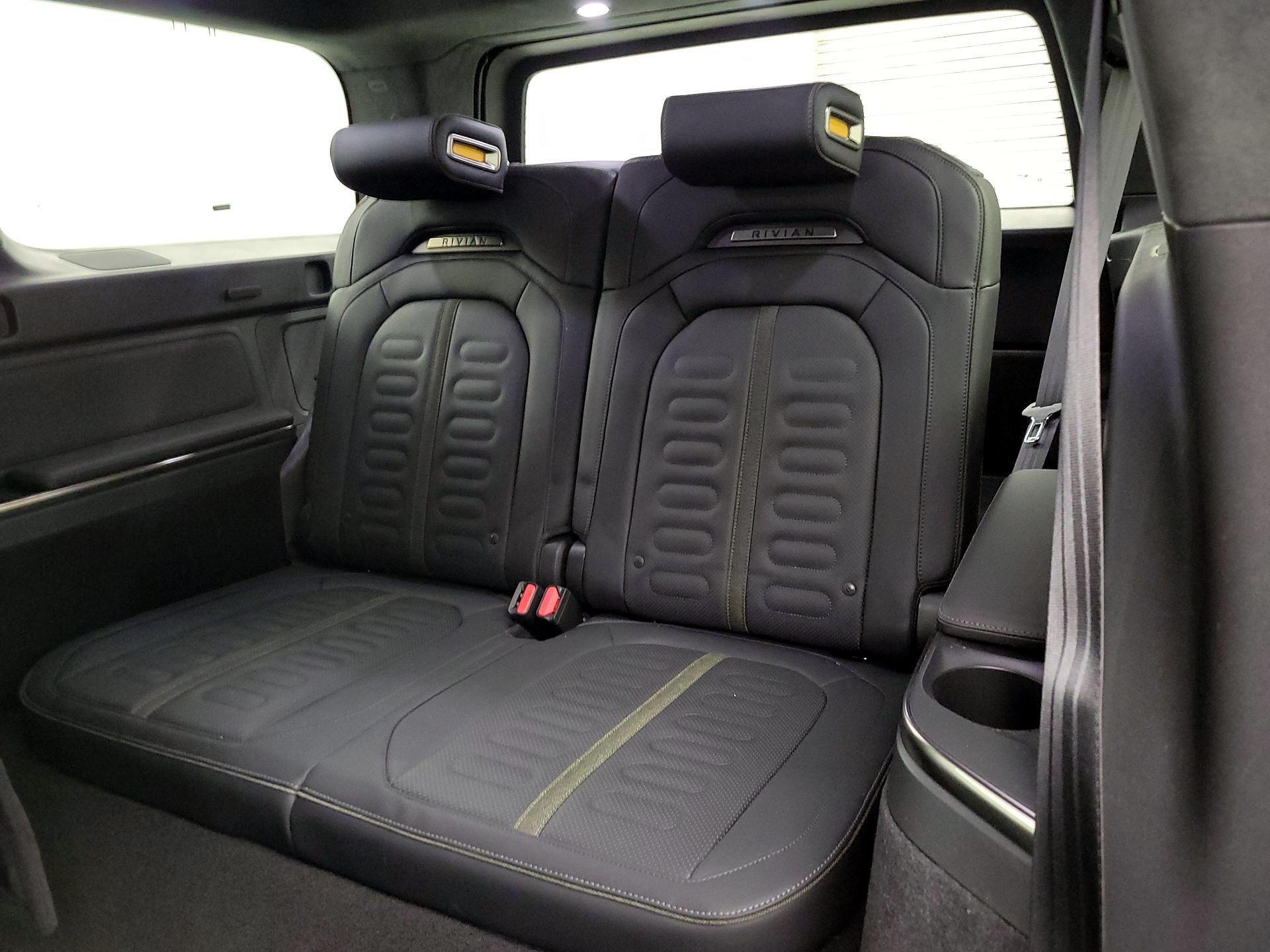 Thumbnail: 2023 Rivian R1S - 18