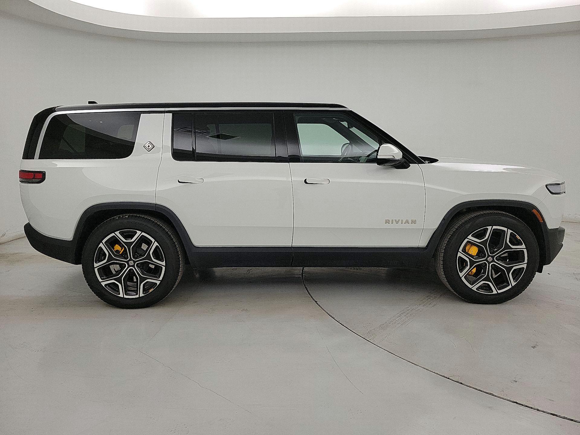 Thumbnail: 2023 Rivian R1S - 4