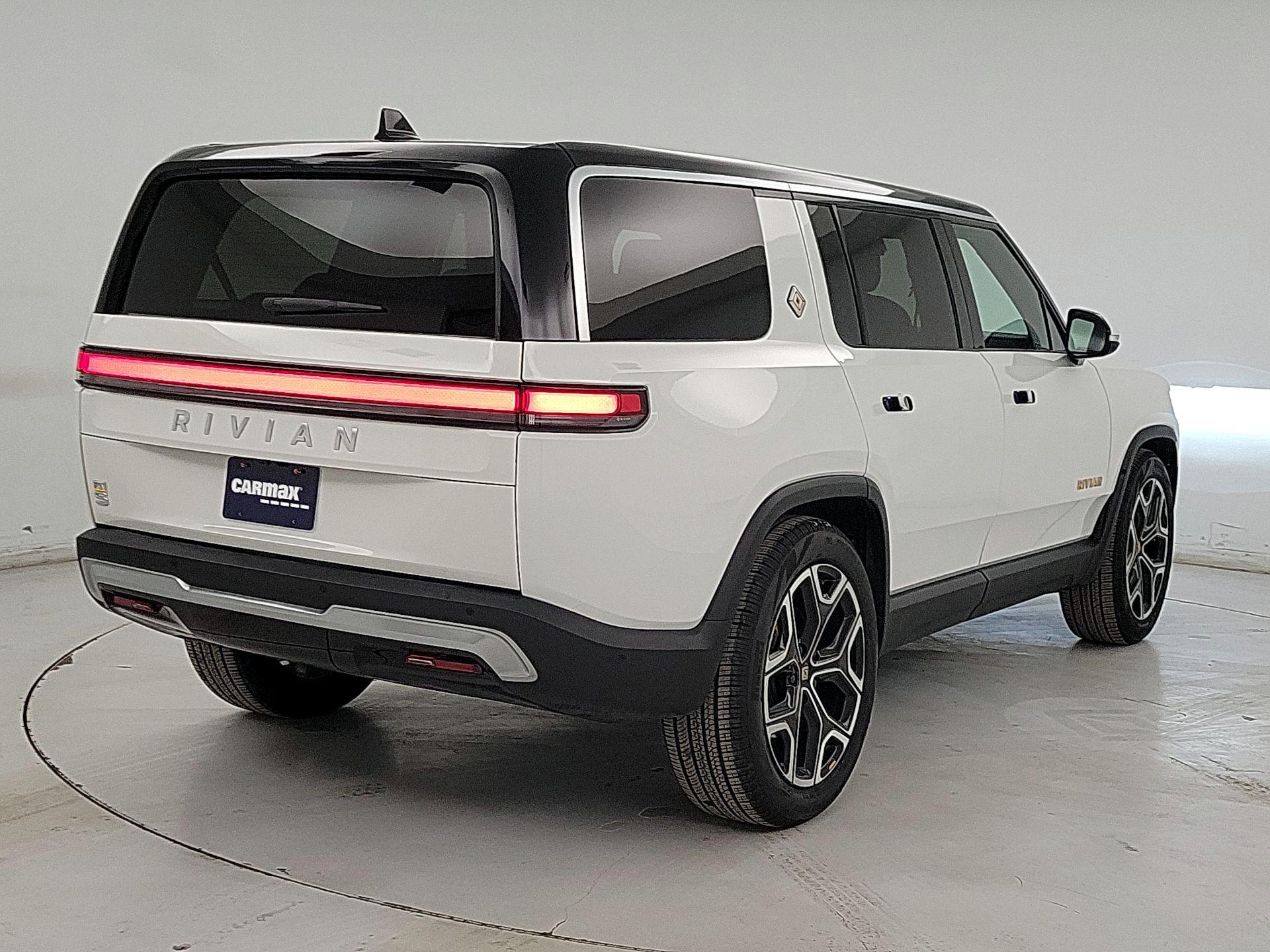 Thumbnail: 2023 Rivian R1S - 5