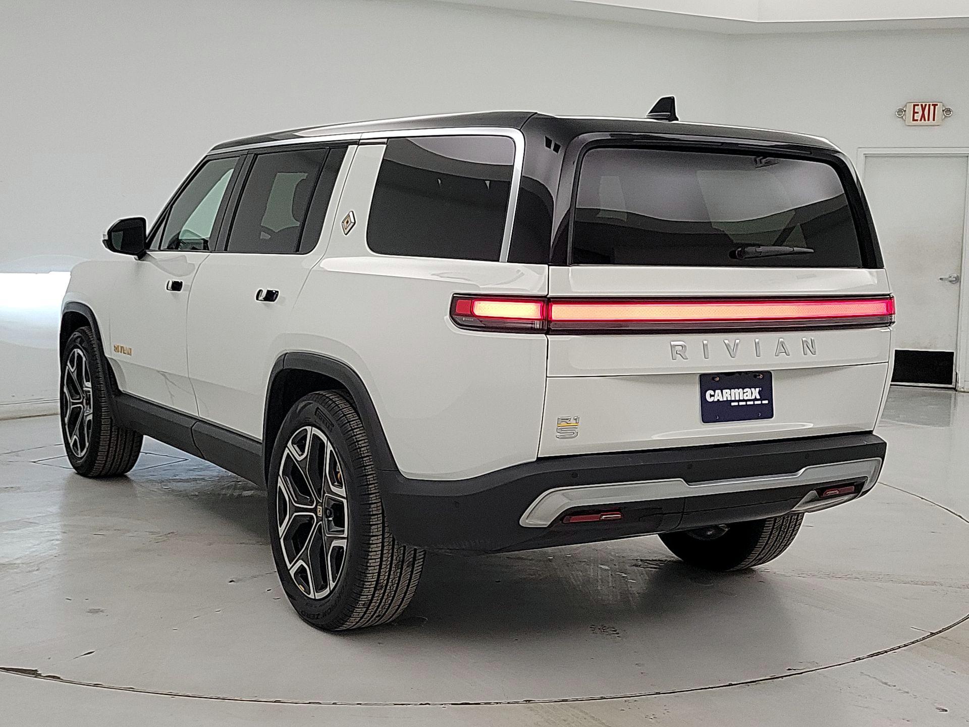 Thumbnail: 2023 Rivian R1S - 7