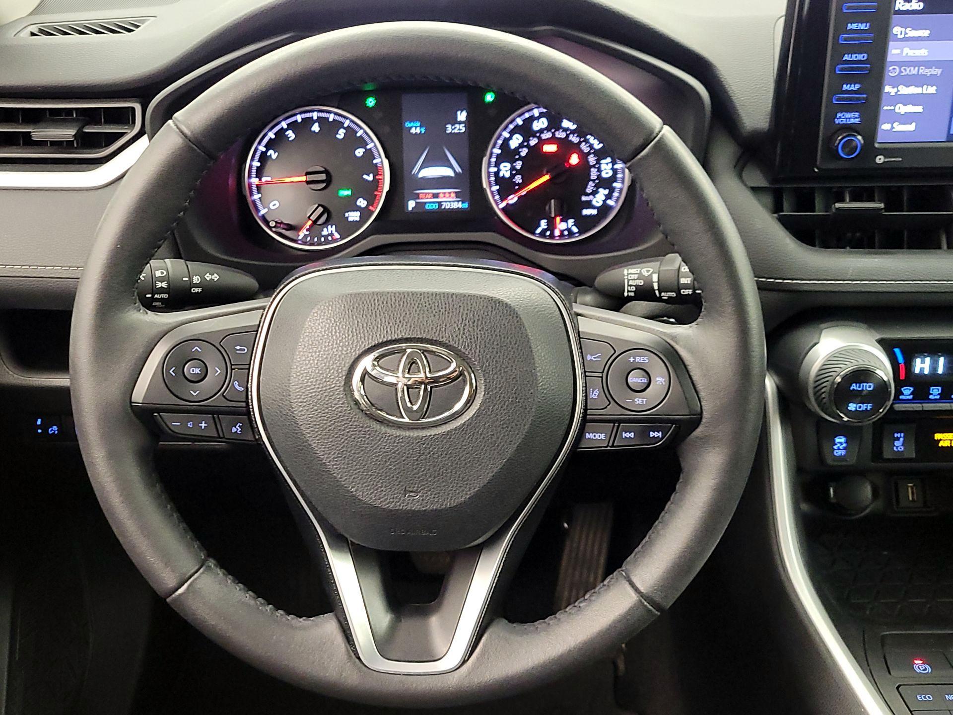 Thumbnail: 2021 Toyota RAV4 - 10