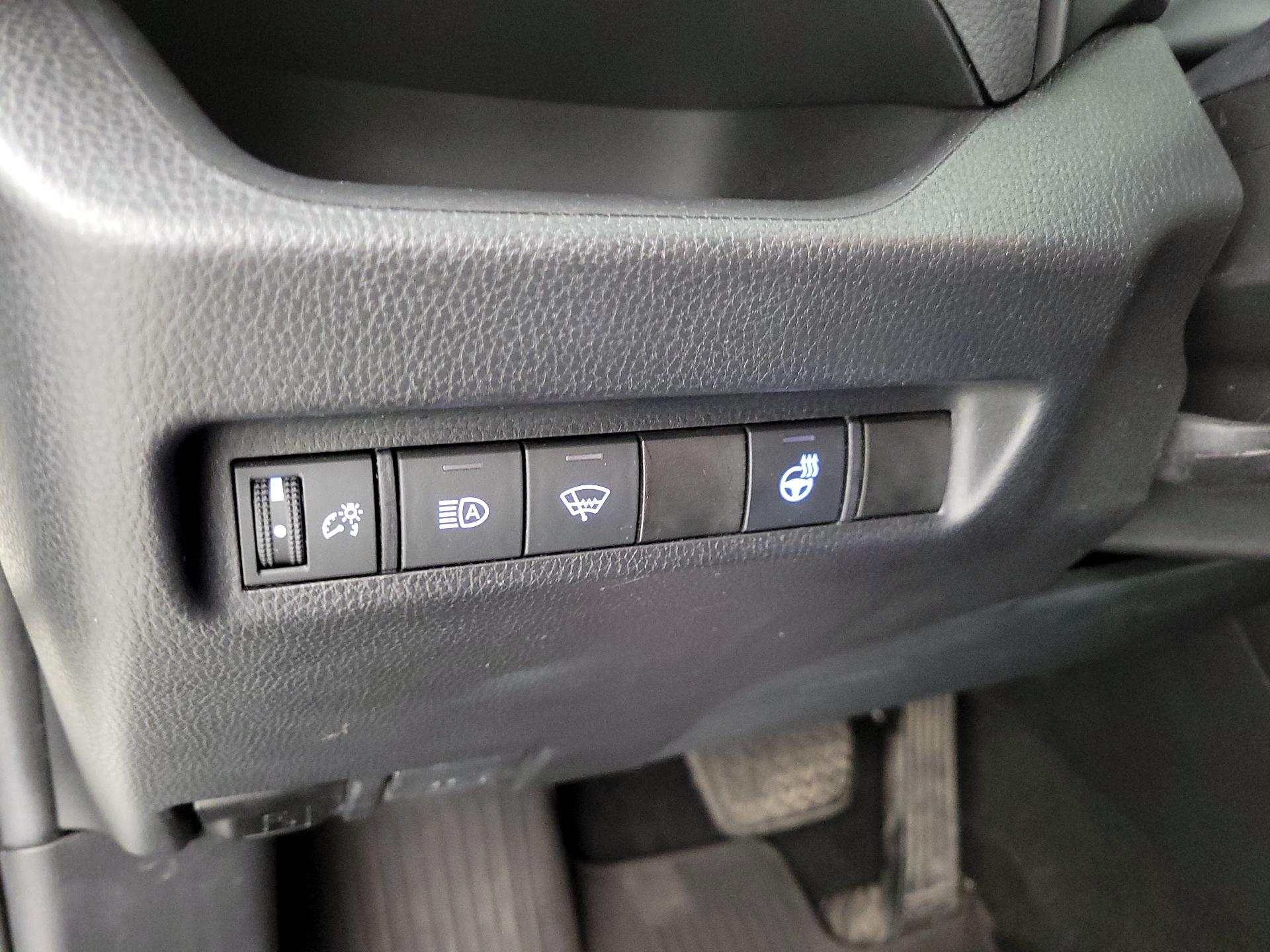 Thumbnail: 2021 Toyota RAV4 - 13