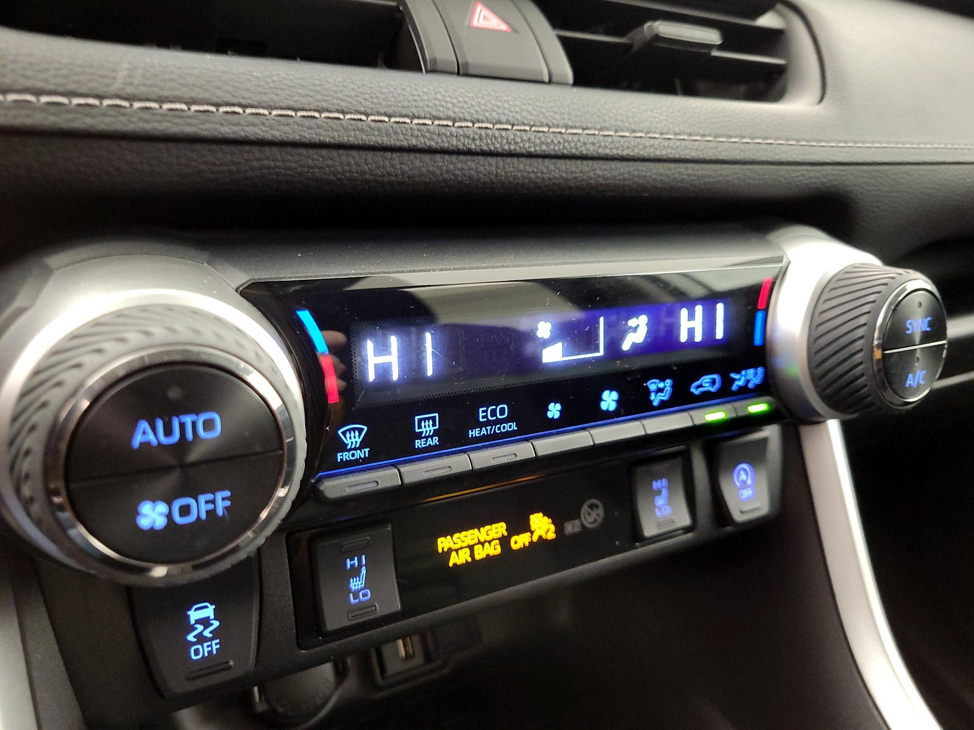 Thumbnail: 2021 Toyota RAV4 - 16