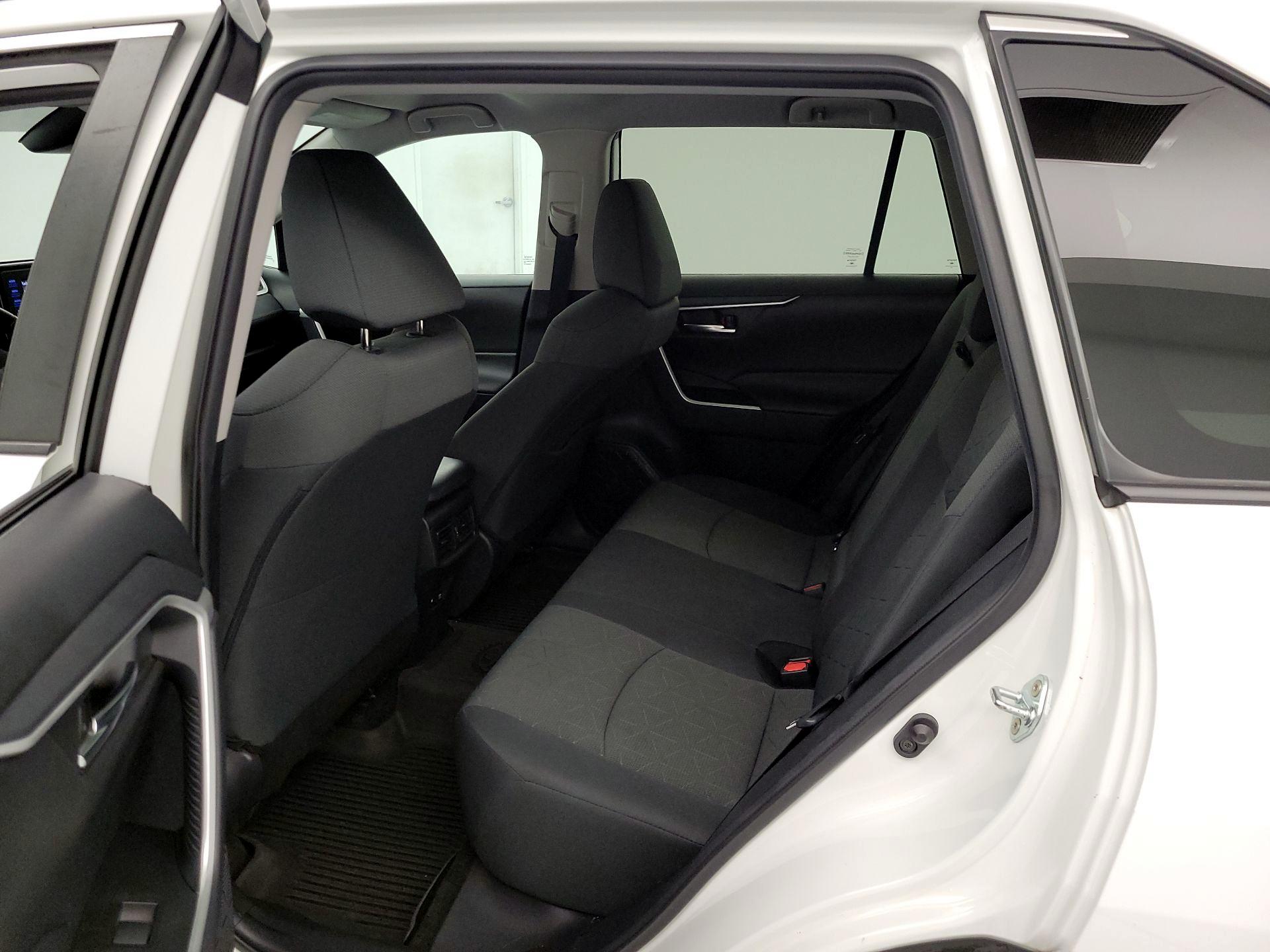 Thumbnail: 2021 Toyota RAV4 - 19