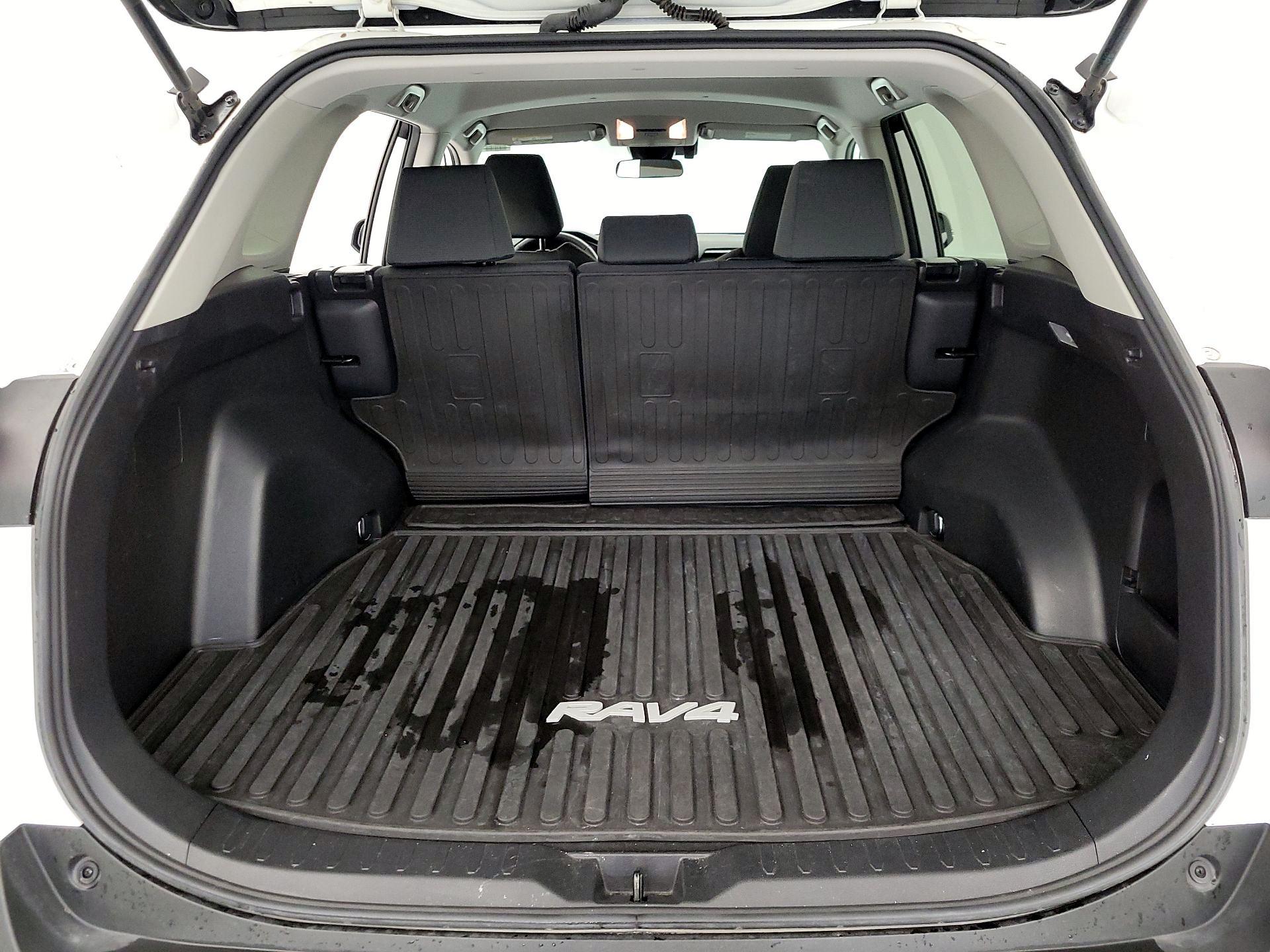 Thumbnail: 2021 Toyota RAV4 - 20