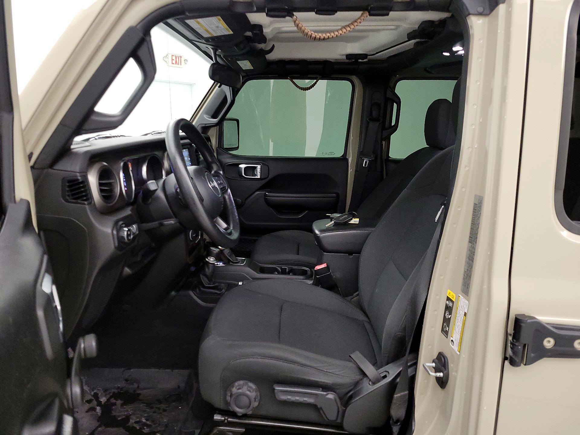 Thumbnail: 2020 Jeep Gladiator - 11