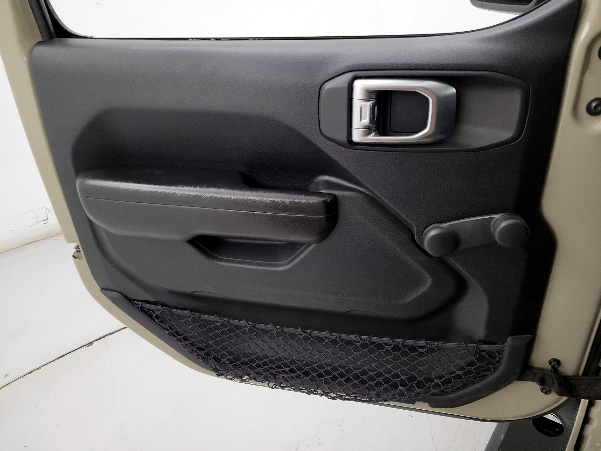 Thumbnail: 2020 Jeep Gladiator - 12