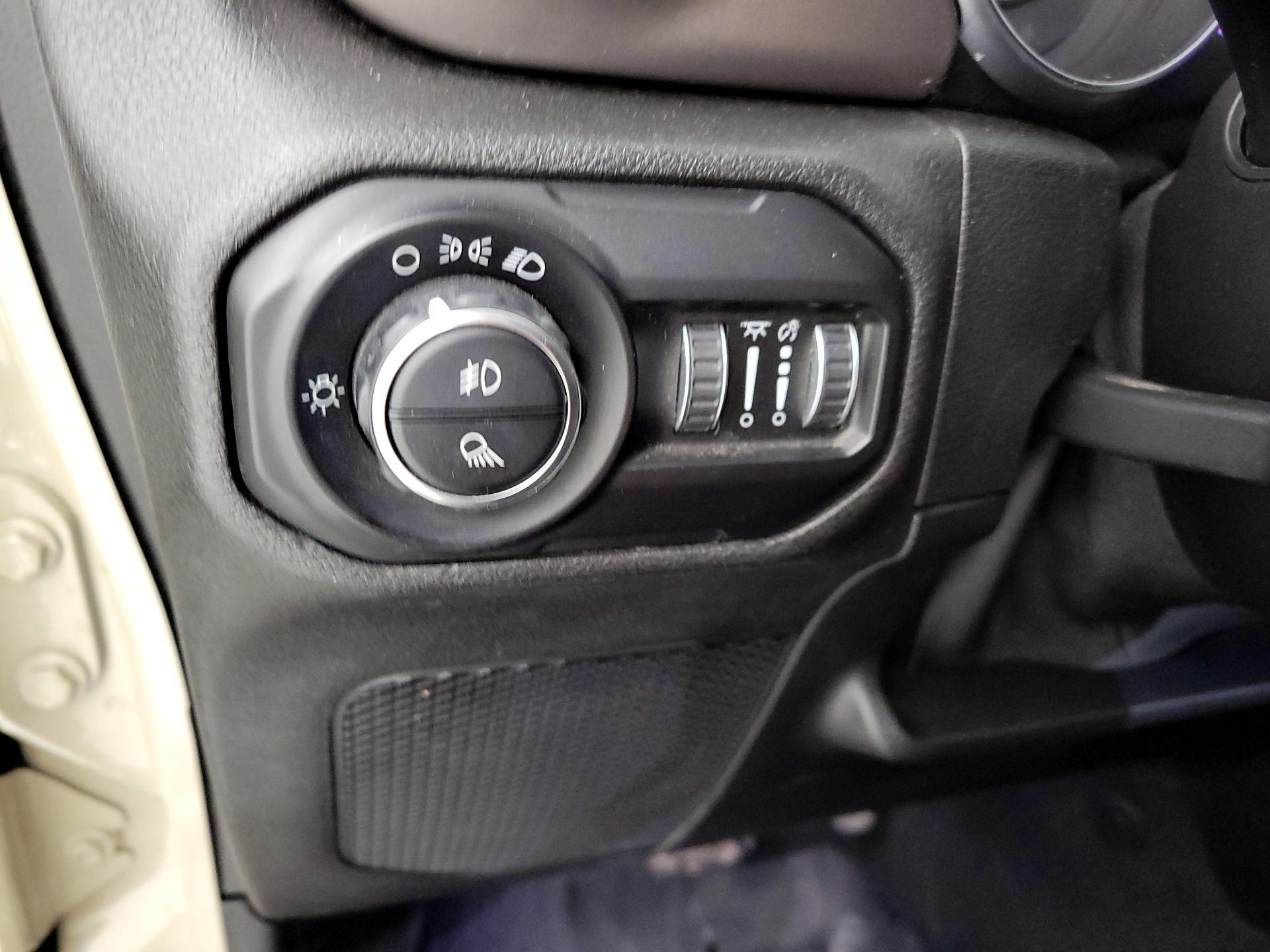 Thumbnail: 2020 Jeep Gladiator - 13