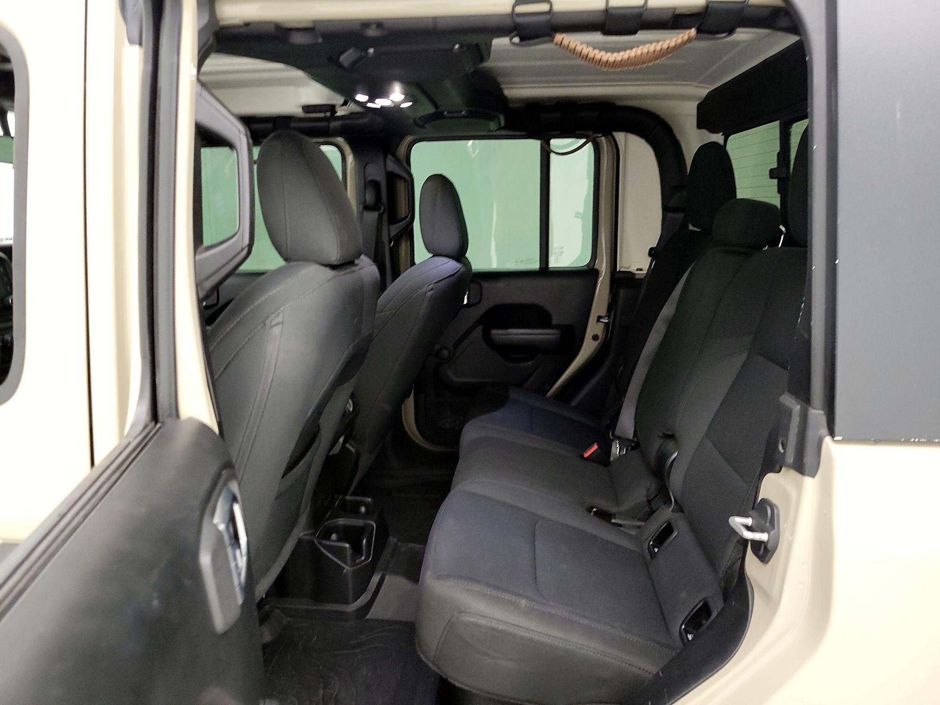 Thumbnail: 2020 Jeep Gladiator - 19