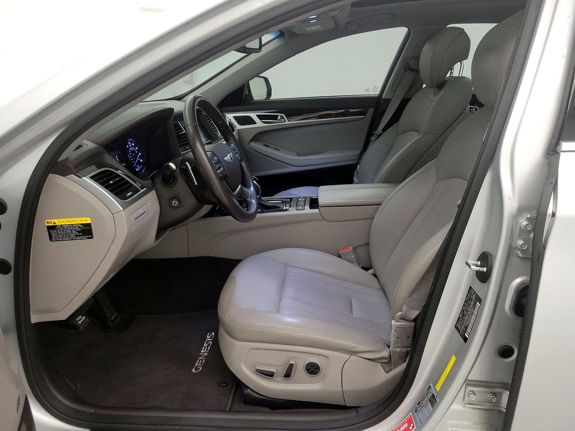 Thumbnail: 2015 Hyundai Genesis - 11