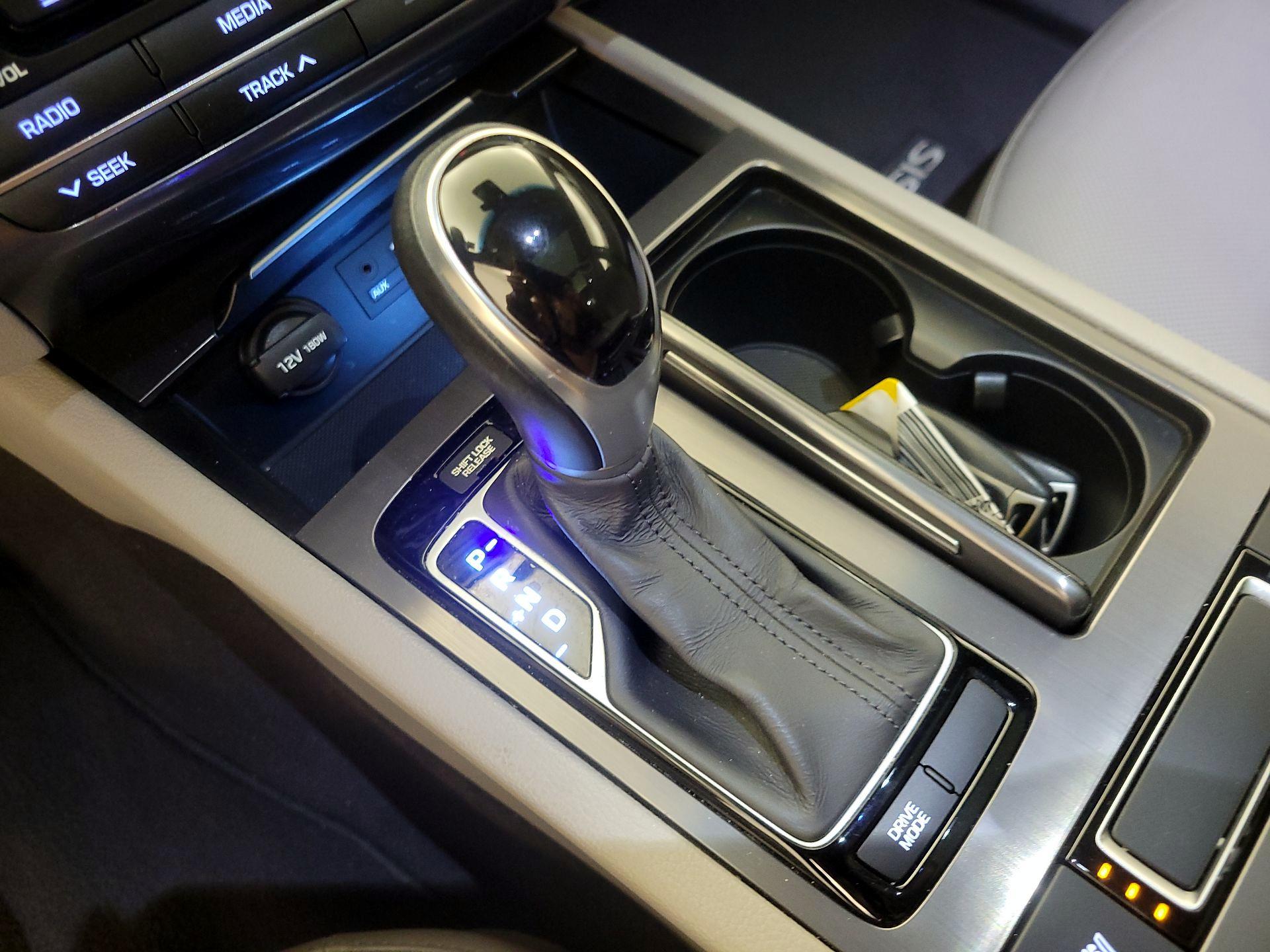 Thumbnail: 2015 Hyundai Genesis - 18