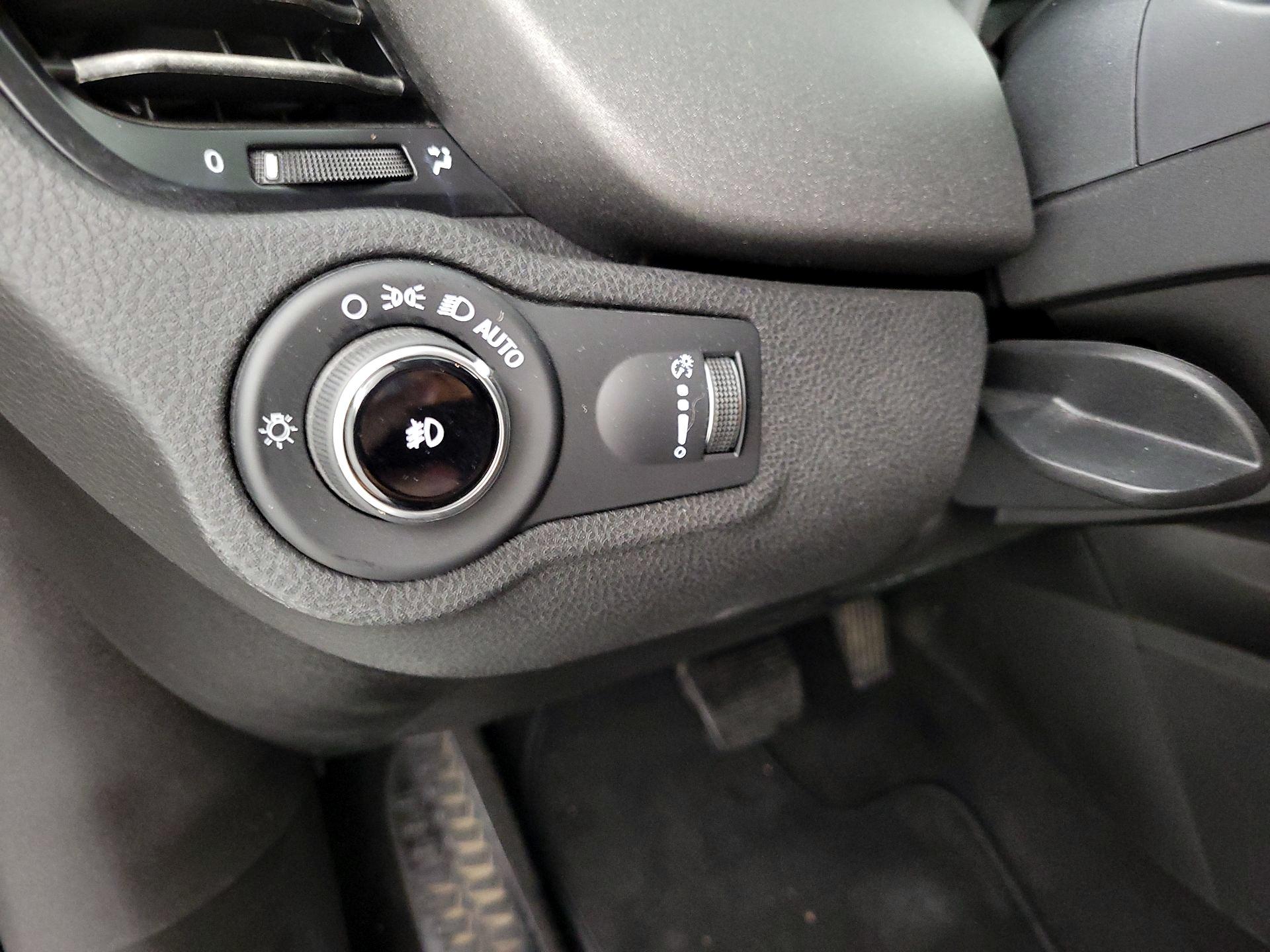 Thumbnail: 2016 Fiat 500X - 13