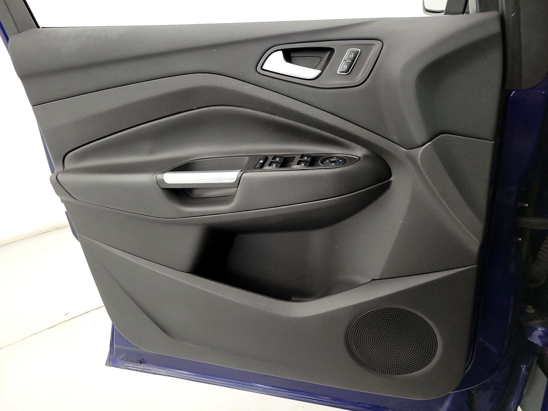 Thumbnail: 2016 Ford Escape - 12