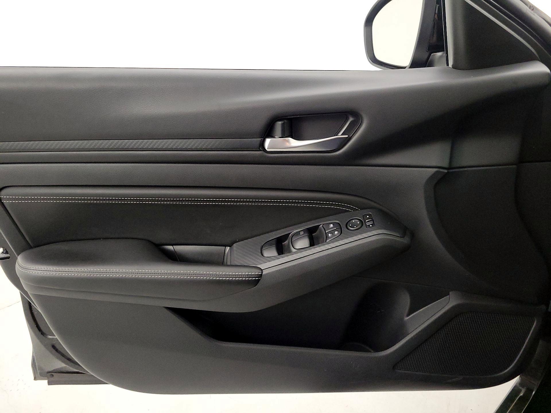 Thumbnail: 2020 Nissan Altima - 12