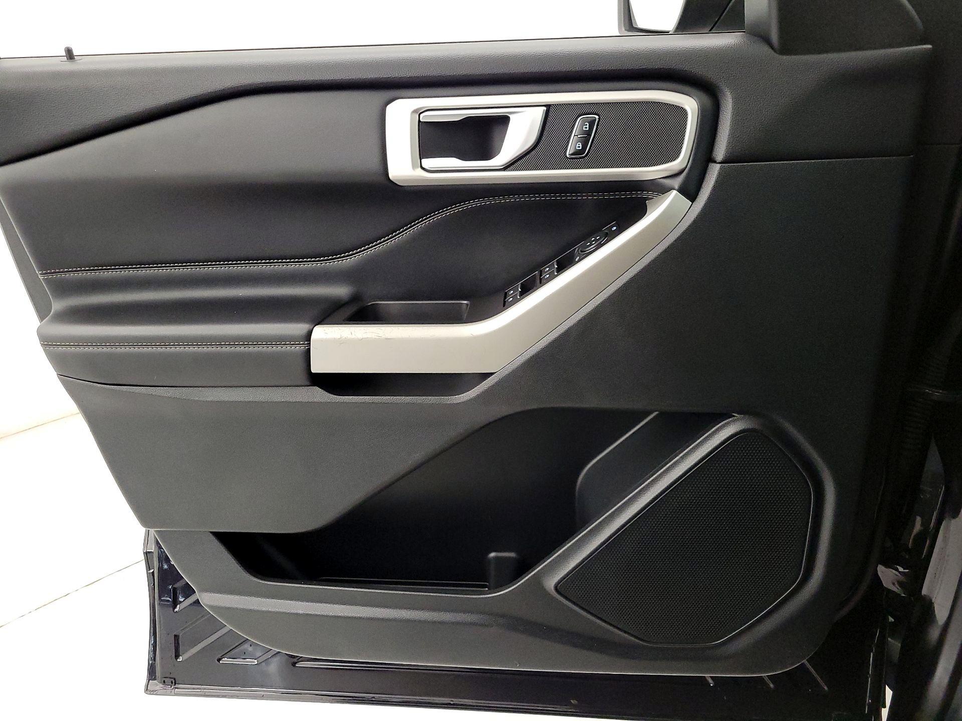 Thumbnail: 2020 Ford Explorer - 12