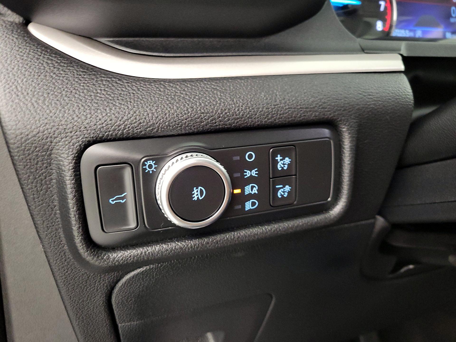 Thumbnail: 2020 Ford Explorer - 13